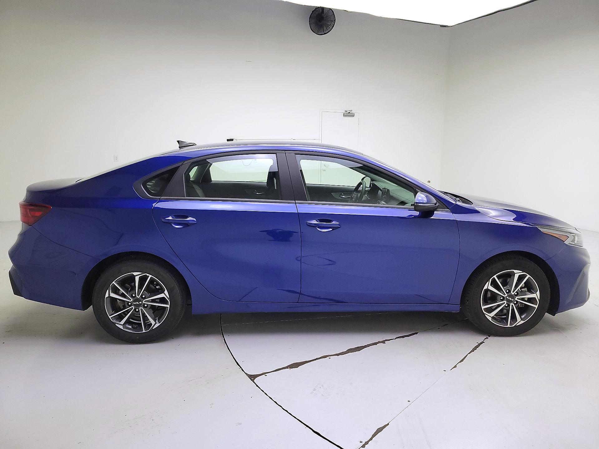 Thumbnail: 2024 Kia Forte - 4