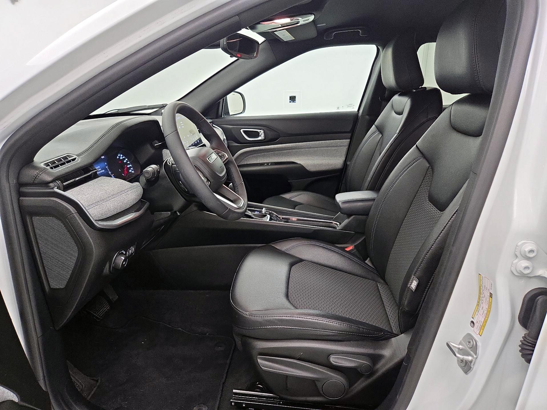 Thumbnail: 2024 Jeep Compass - 11