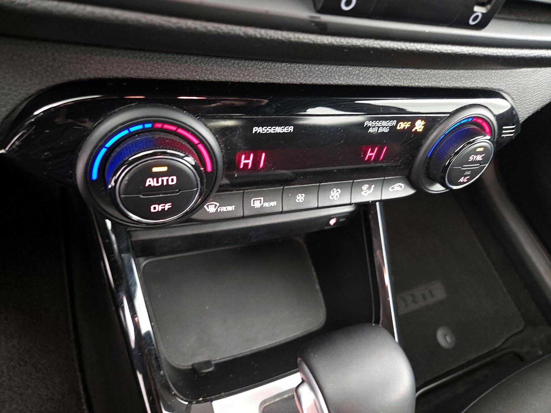 Thumbnail: 2022 Kia Forte - 17