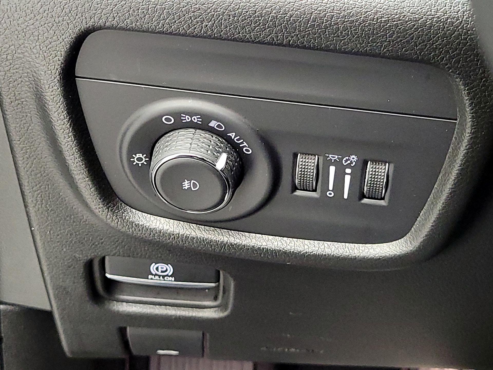 Thumbnail: 2023 Jeep Grand Cherokee - 13