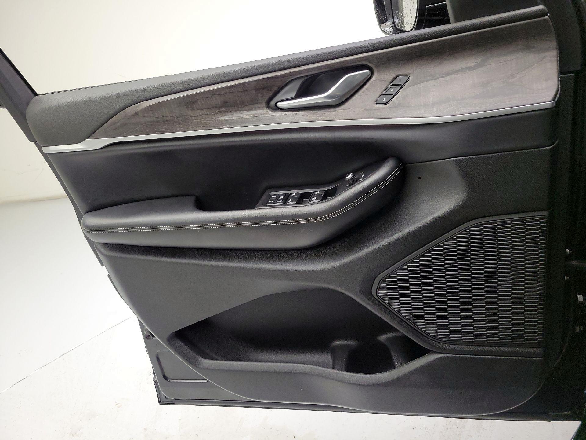 Thumbnail: 2023 Jeep Grand Cherokee - 10