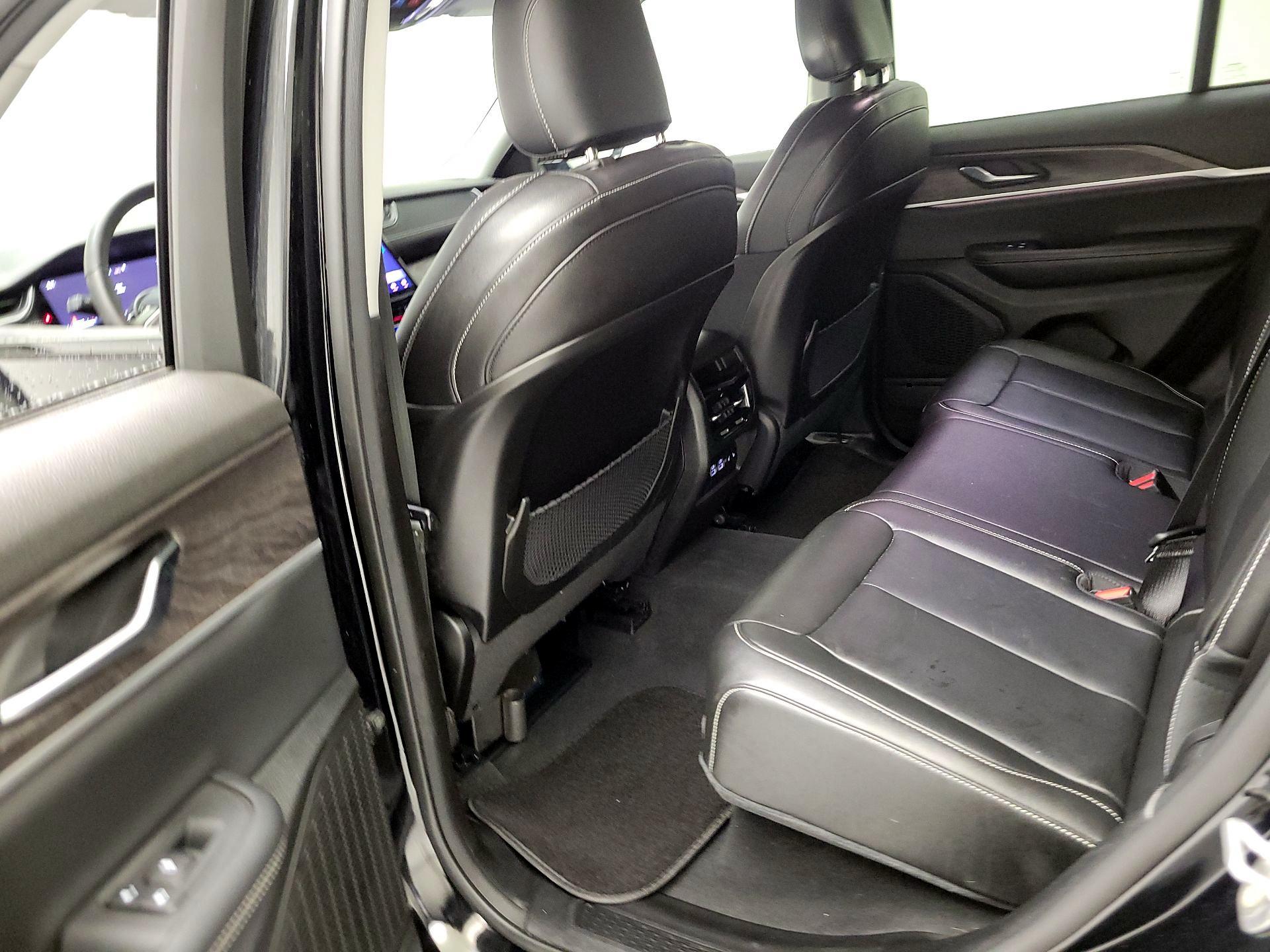 Thumbnail: 2023 Jeep Grand Cherokee - 17