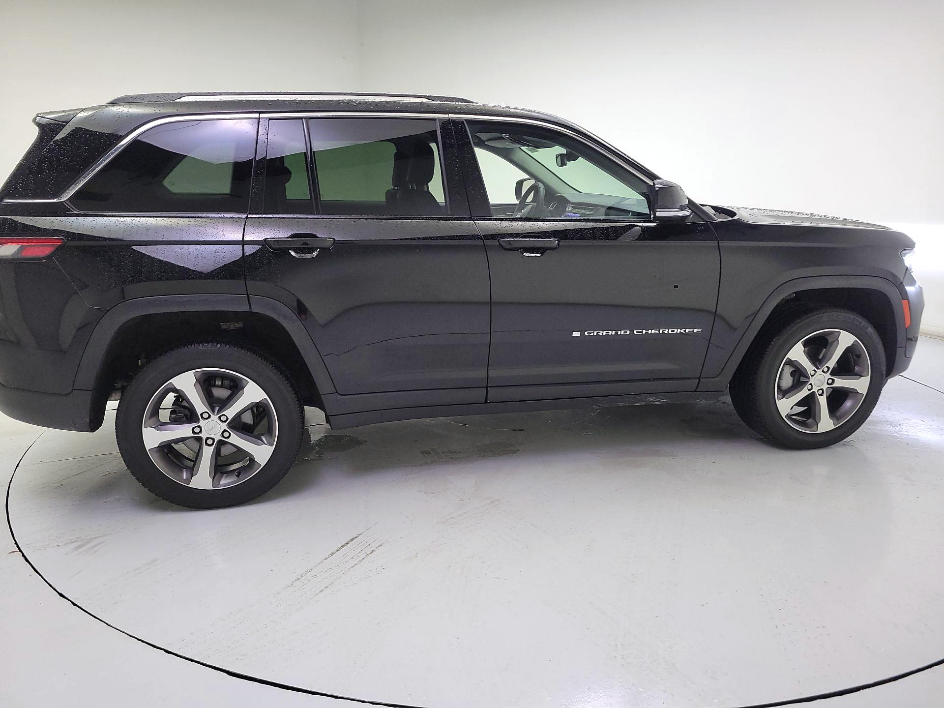 Thumbnail: 2023 Jeep Grand Cherokee - 4
