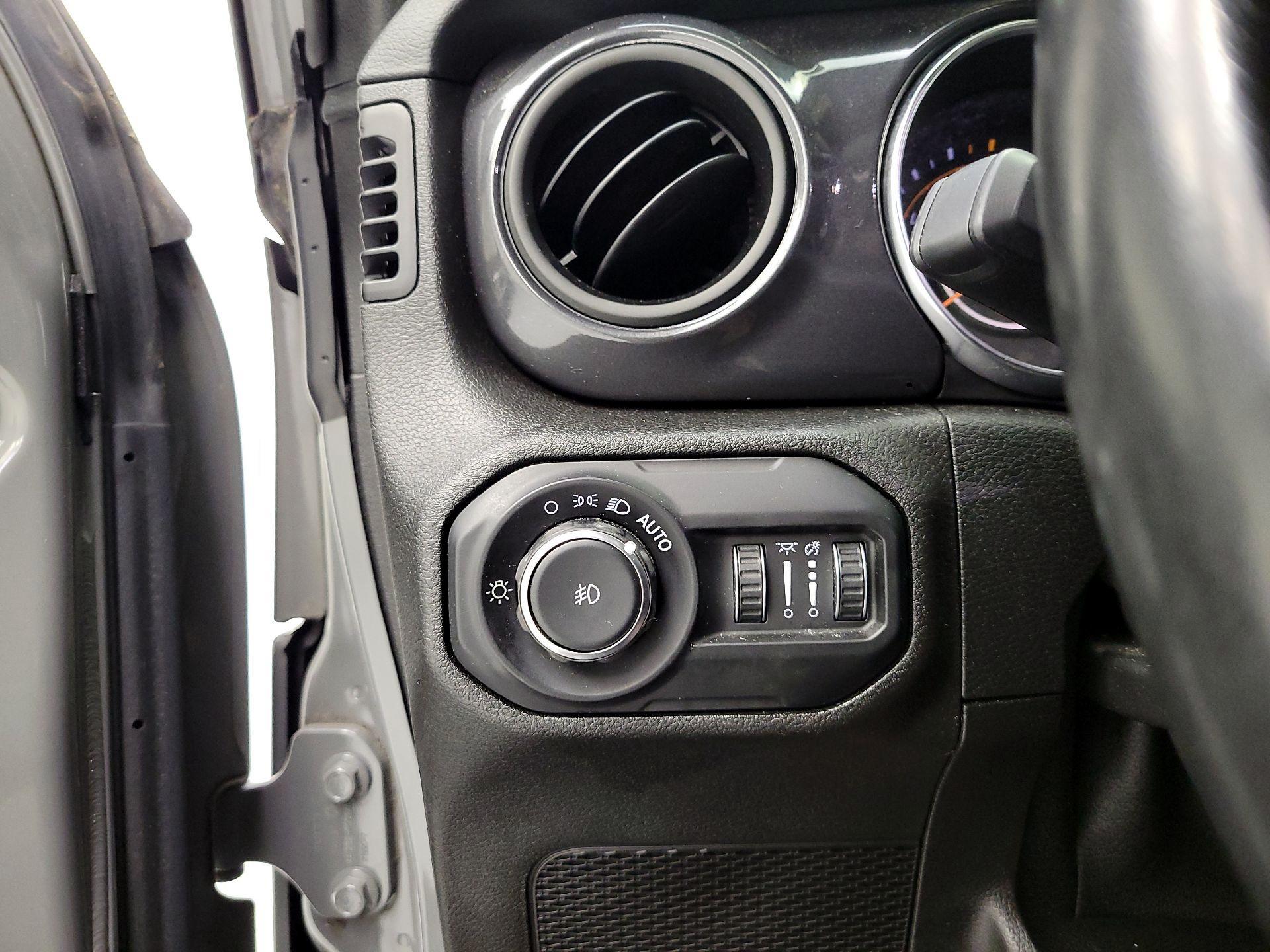 Thumbnail: 2021 Jeep Wrangler - 11