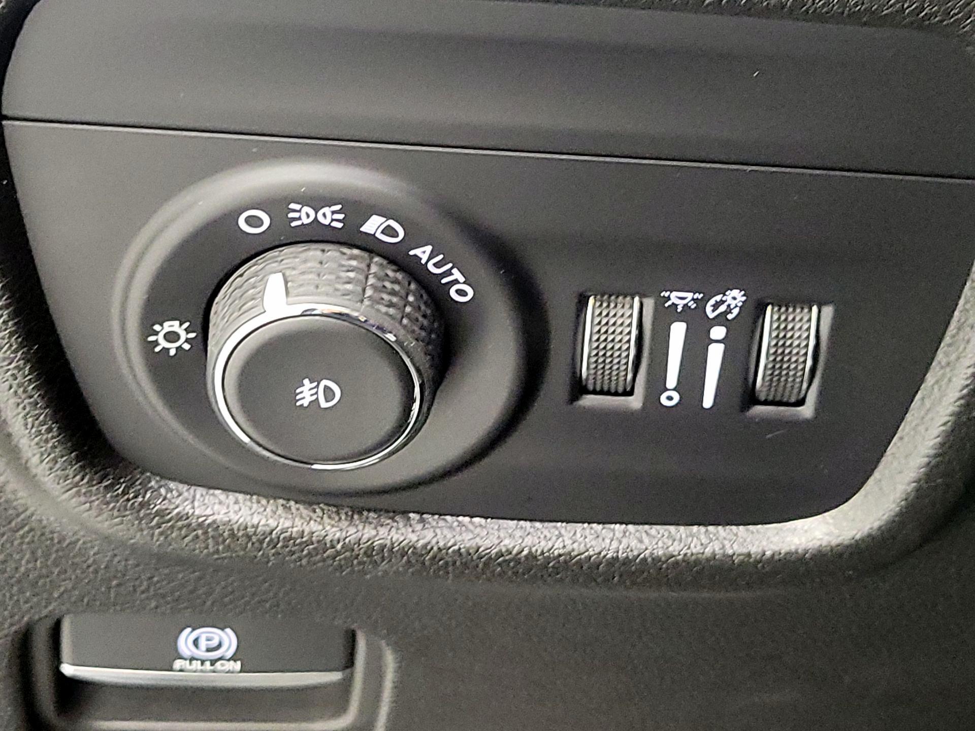 Thumbnail: 2023 Jeep Grand Cherokee - 11