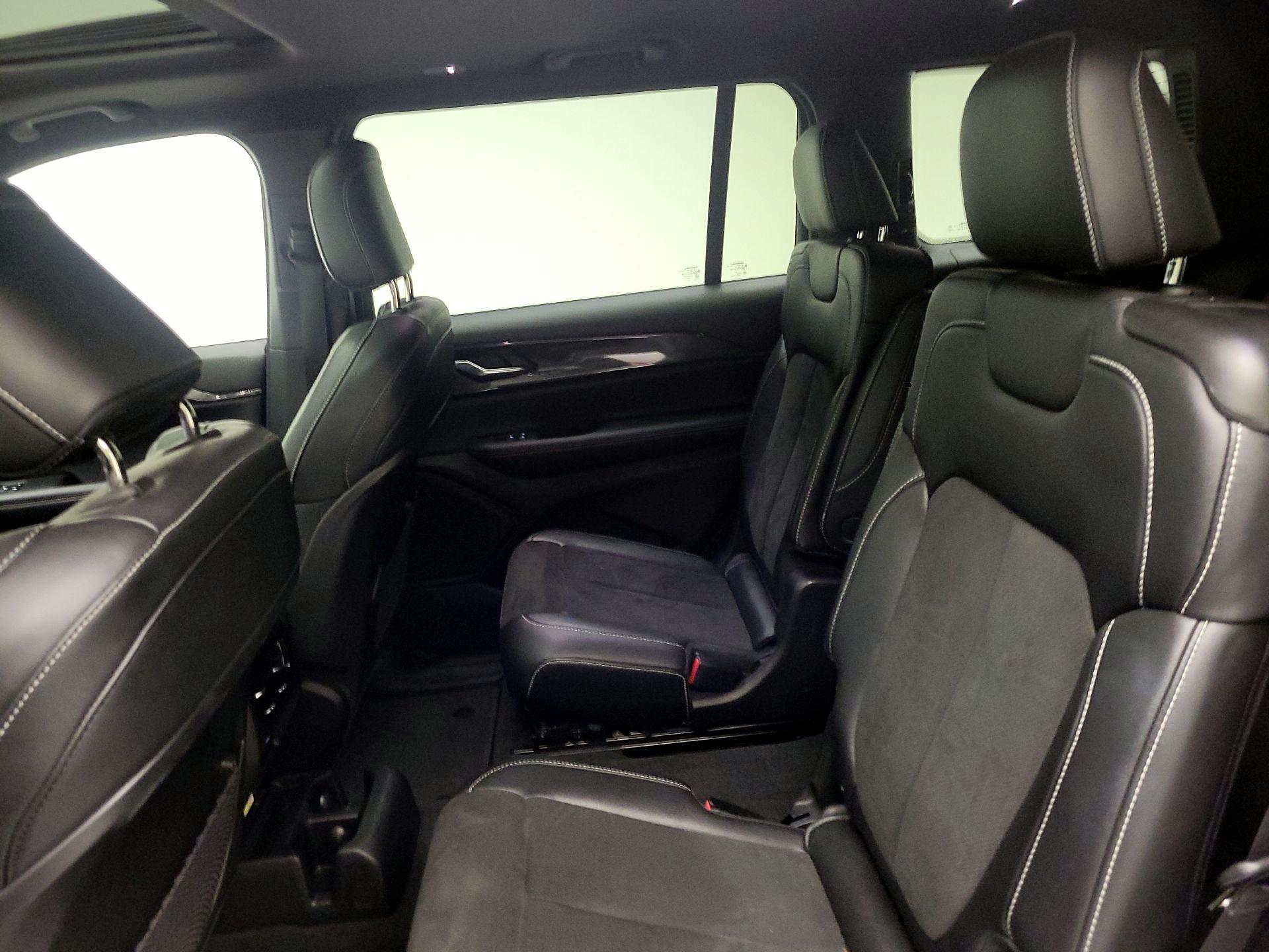 Thumbnail: 2023 Jeep Grand Cherokee L - 18