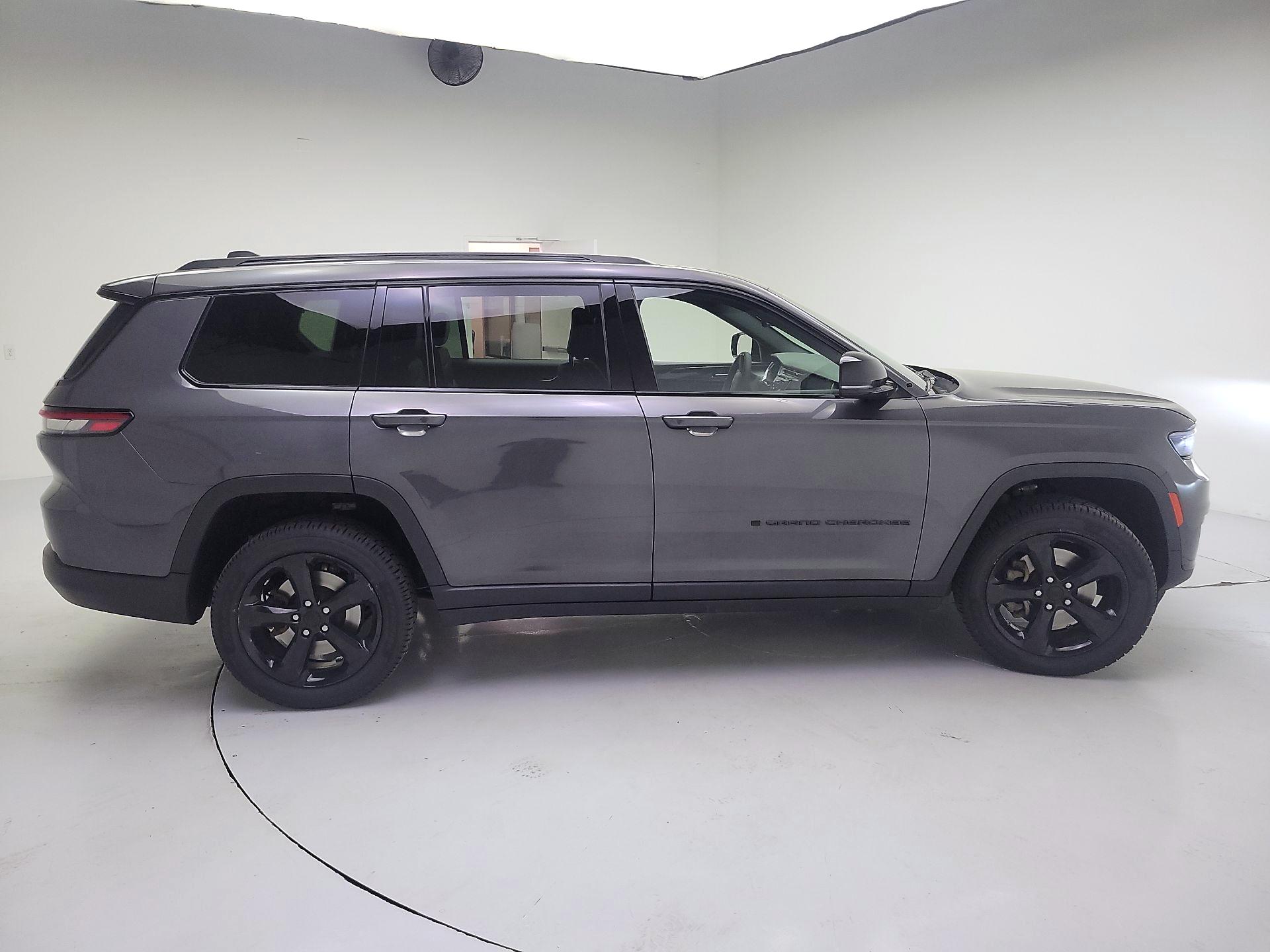 Thumbnail: 2023 Jeep Grand Cherokee L - 4