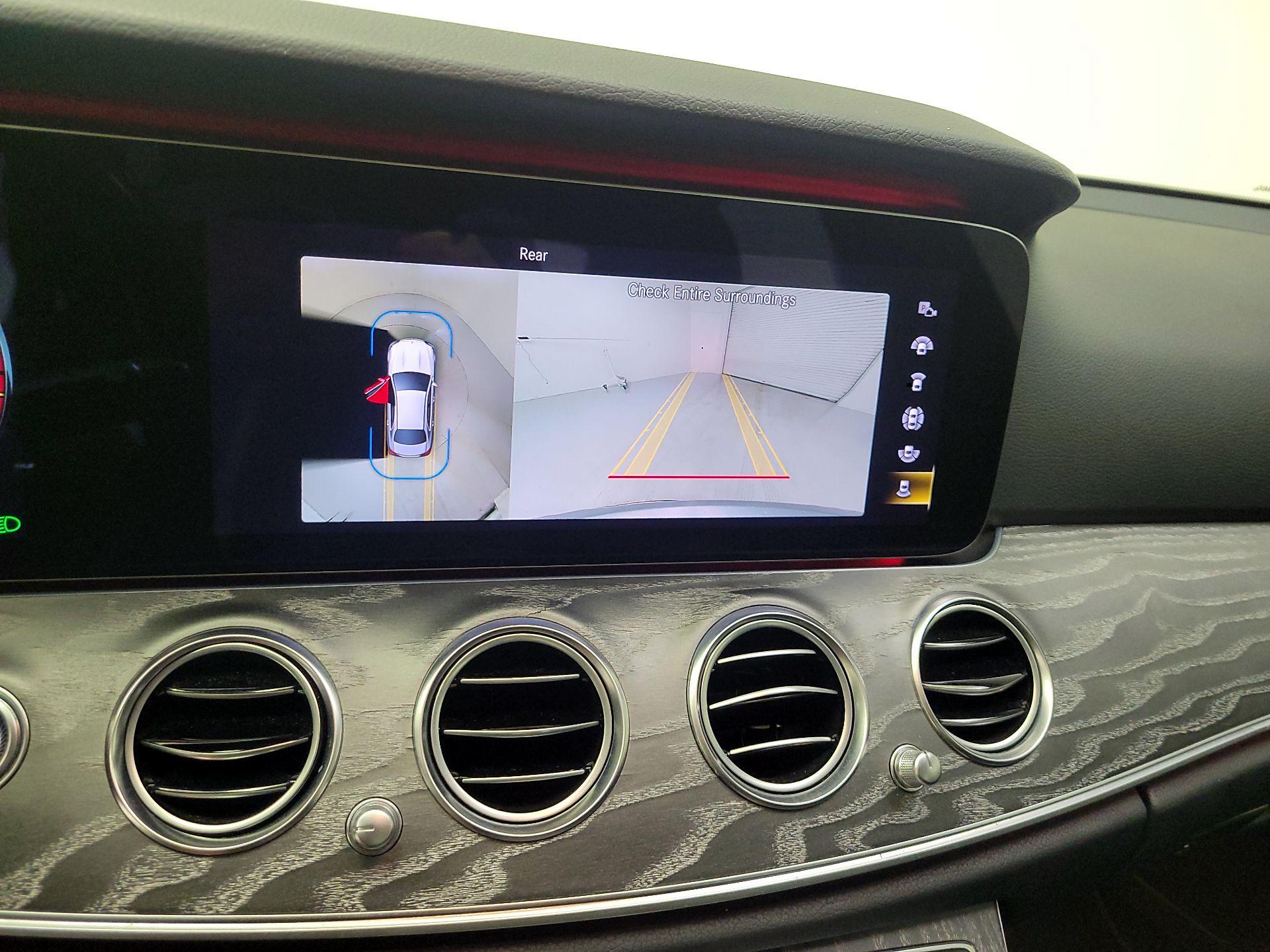Thumbnail: 2021 Mercedes-Benz E-Class - 15
