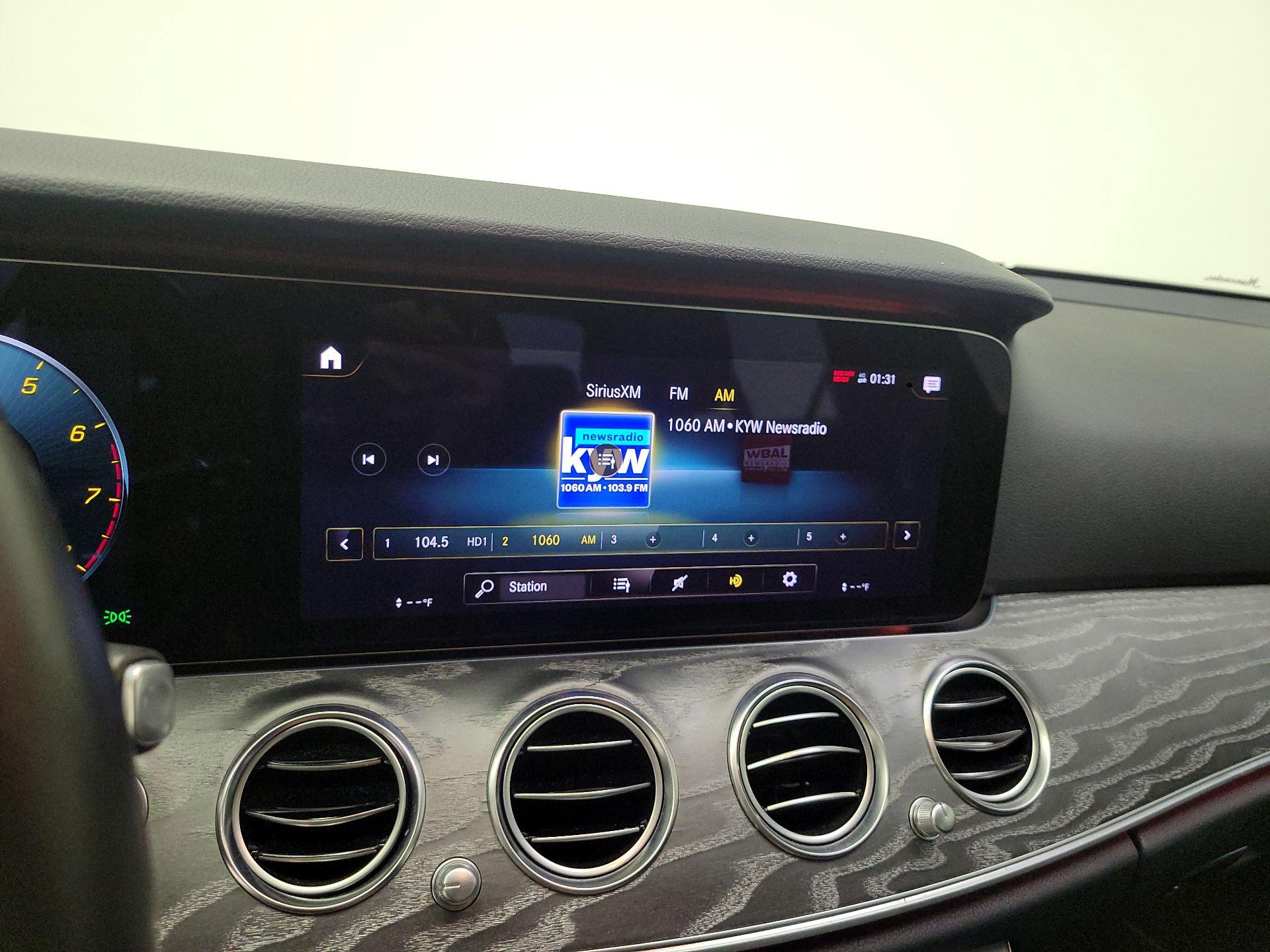 Thumbnail: 2021 Mercedes-Benz E-Class - 16