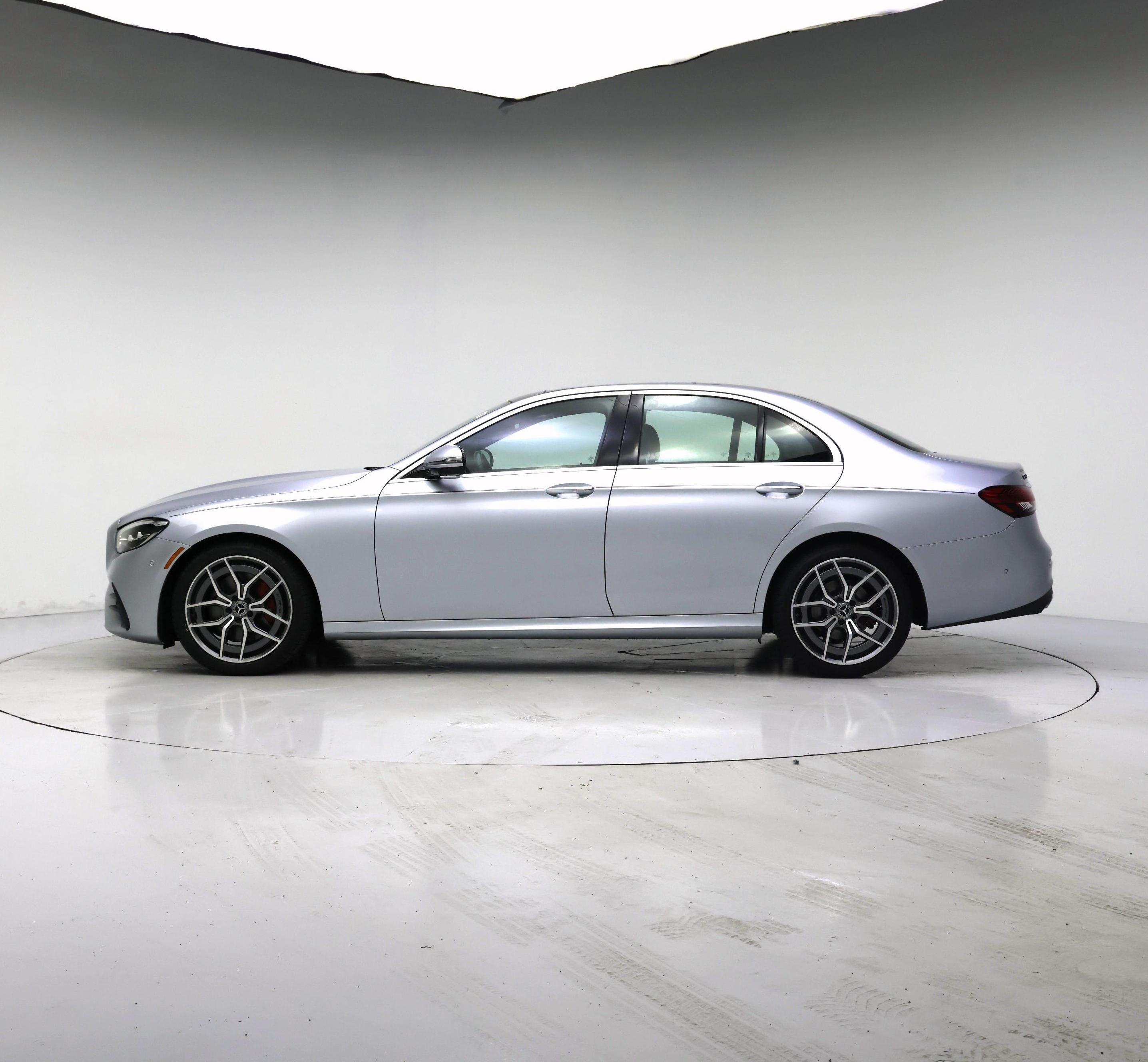 Thumbnail: 2021 Mercedes-Benz E-Class - 3
