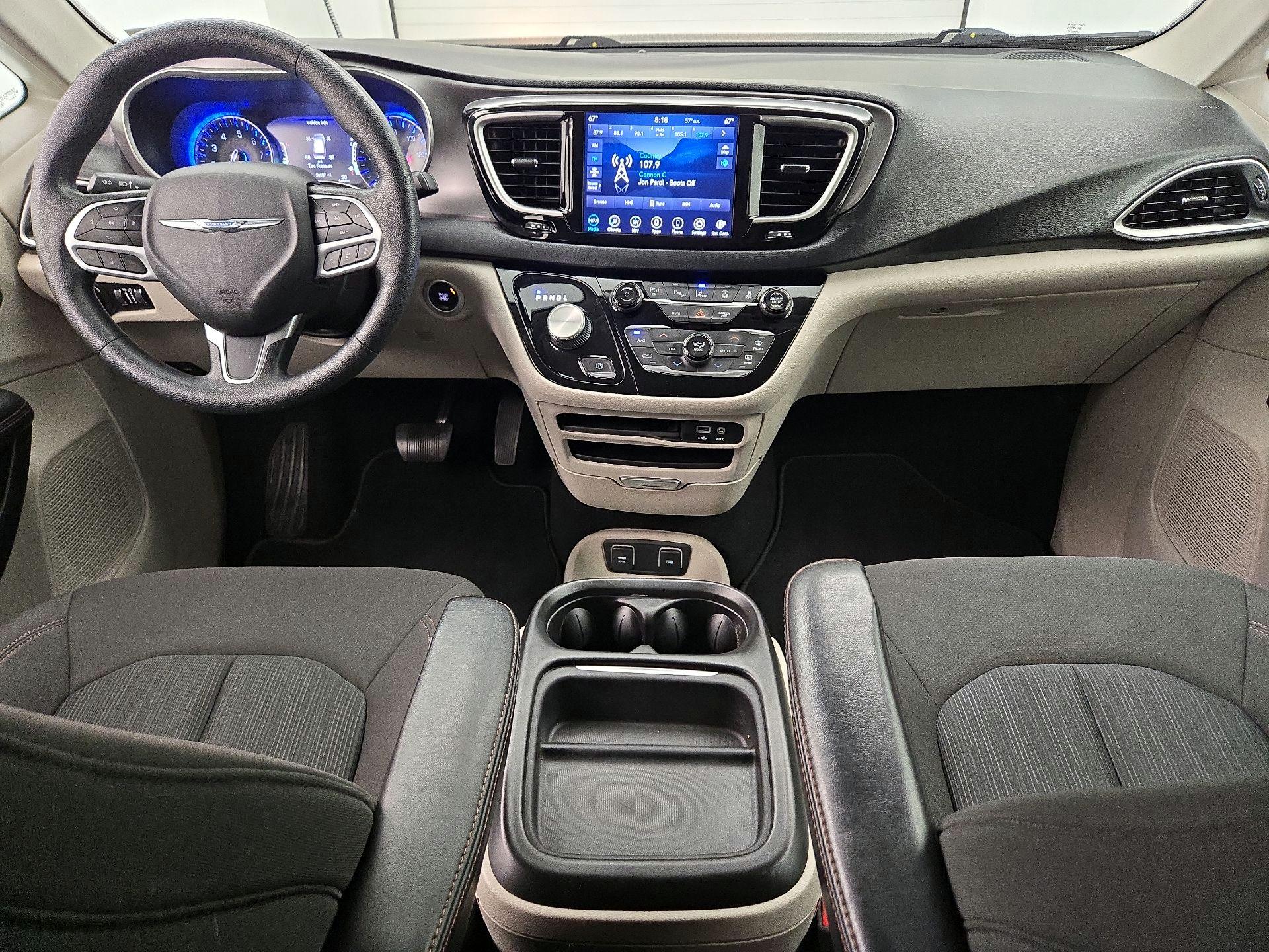 Thumbnail: 2020 Chrysler Pacifica - 9