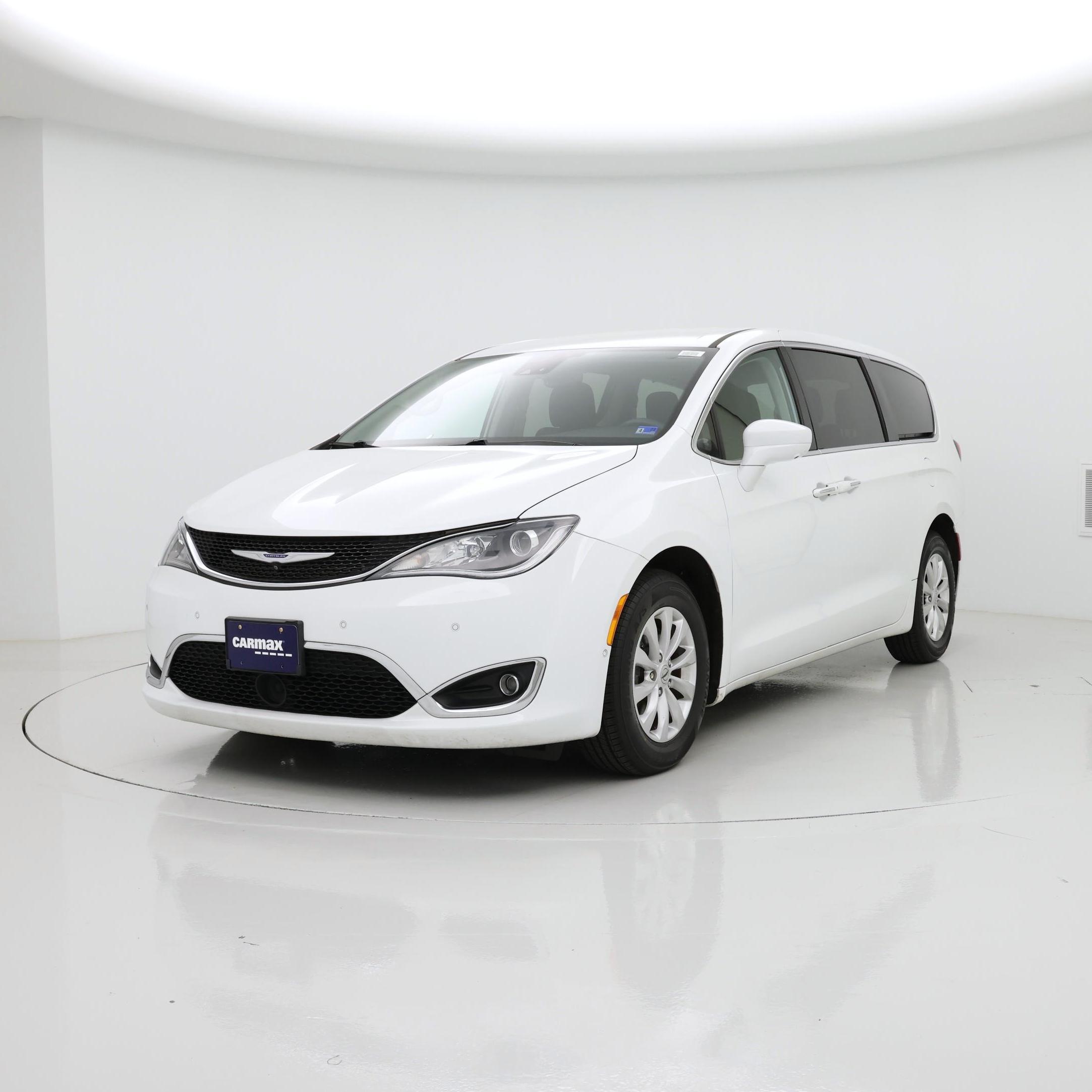 Thumbnail: 2020 Chrysler Pacifica - 4