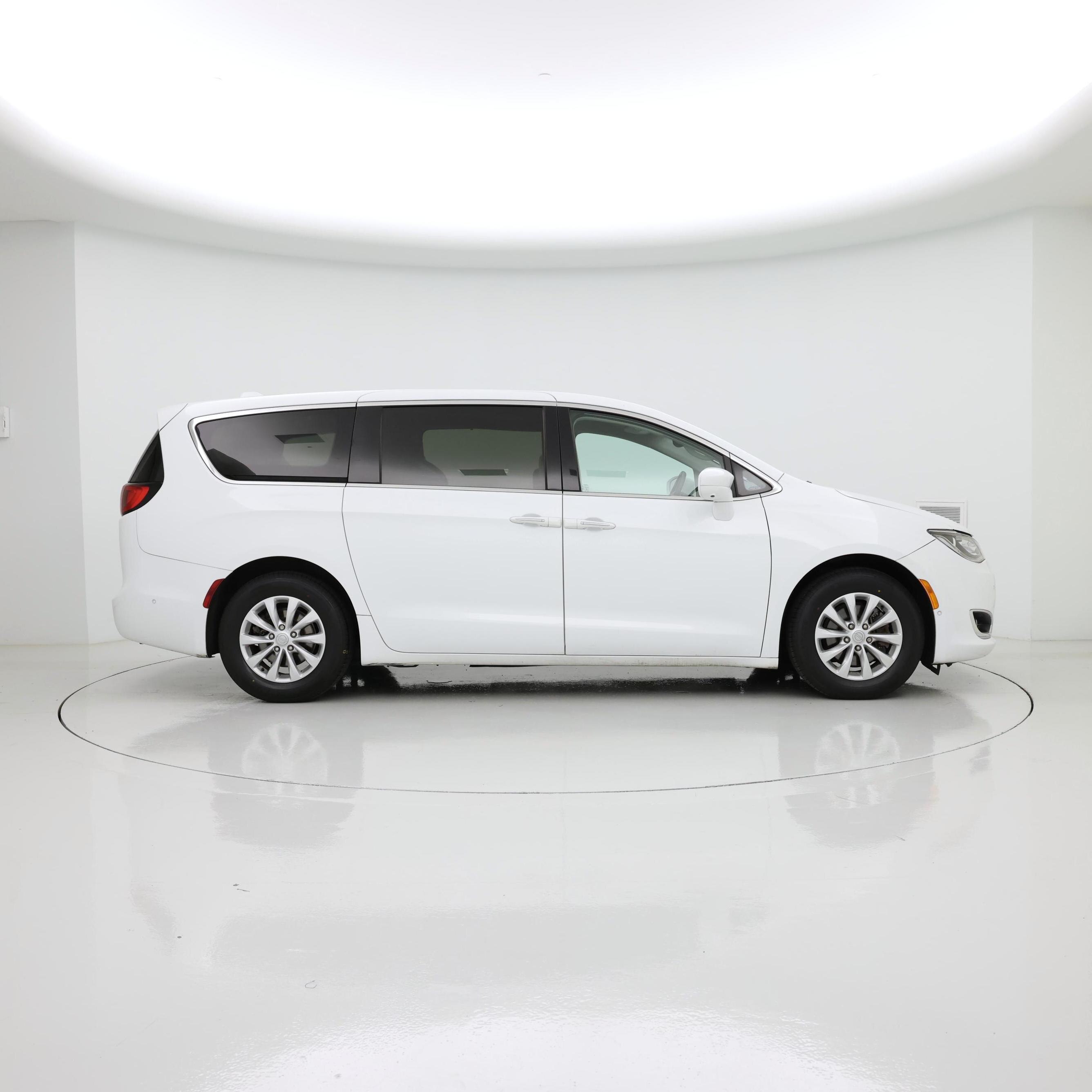 Thumbnail: 2020 Chrysler Pacifica - 7