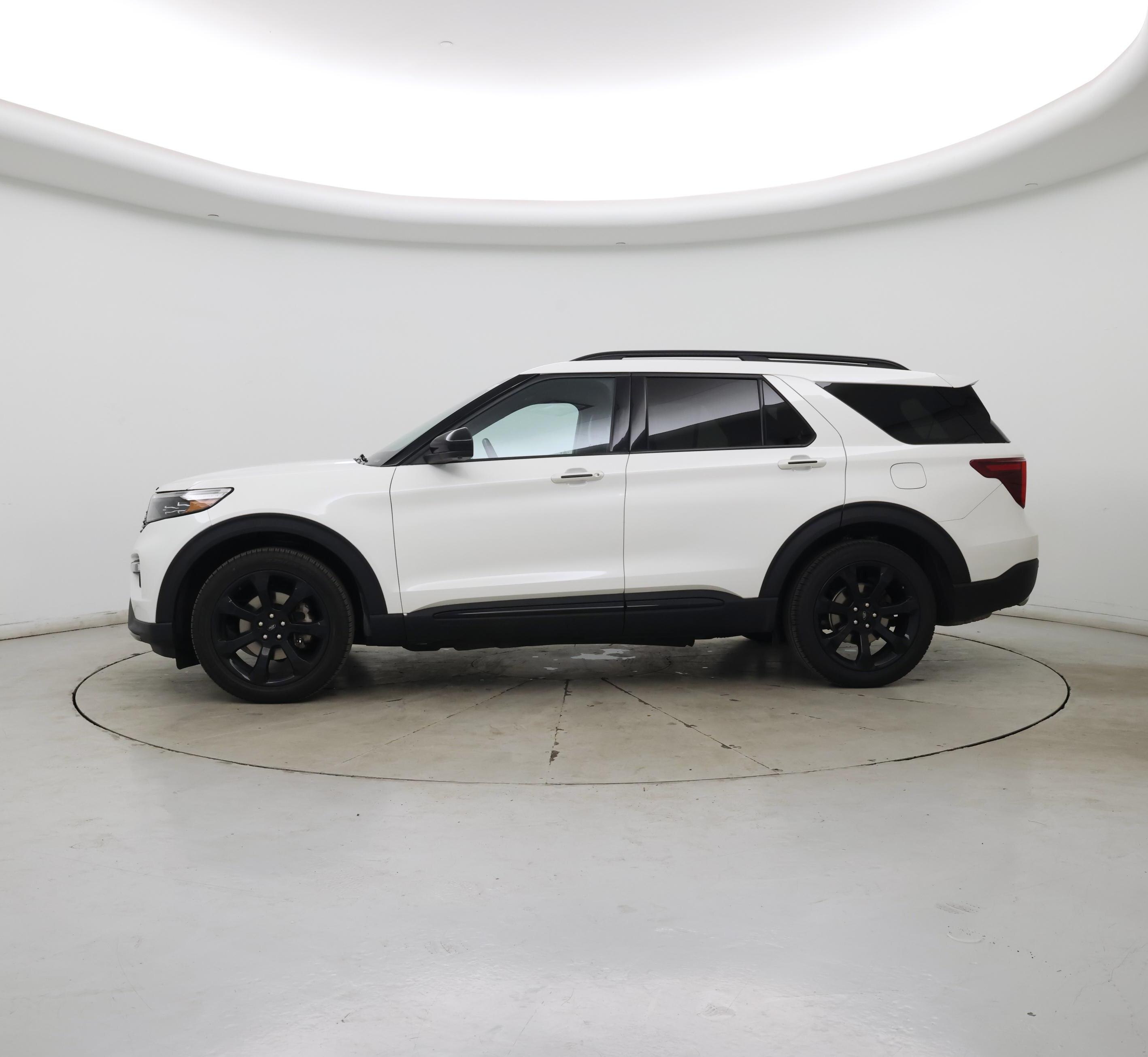 Thumbnail: 2022 Ford Explorer - 3