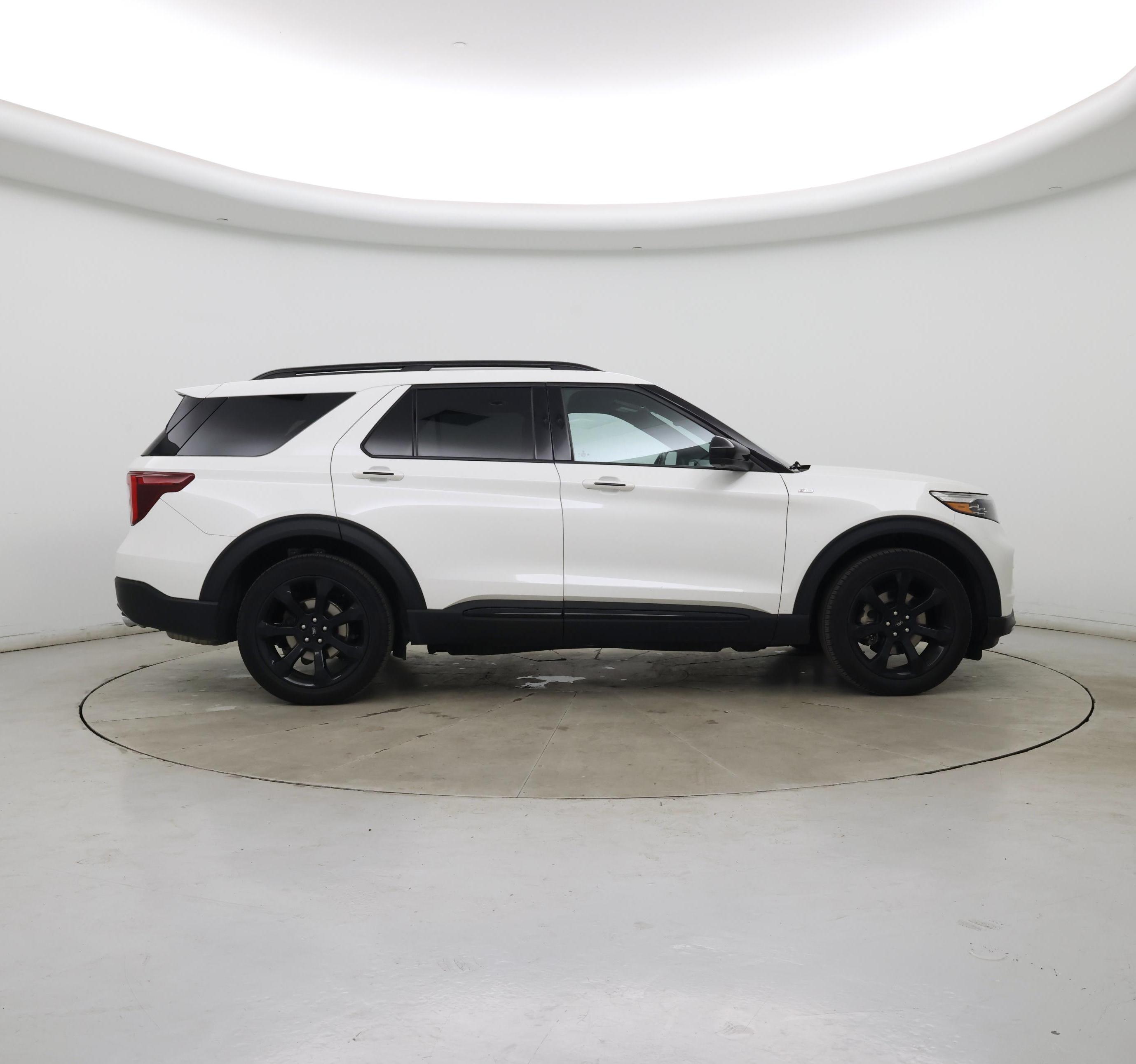 Thumbnail: 2022 Ford Explorer - 7