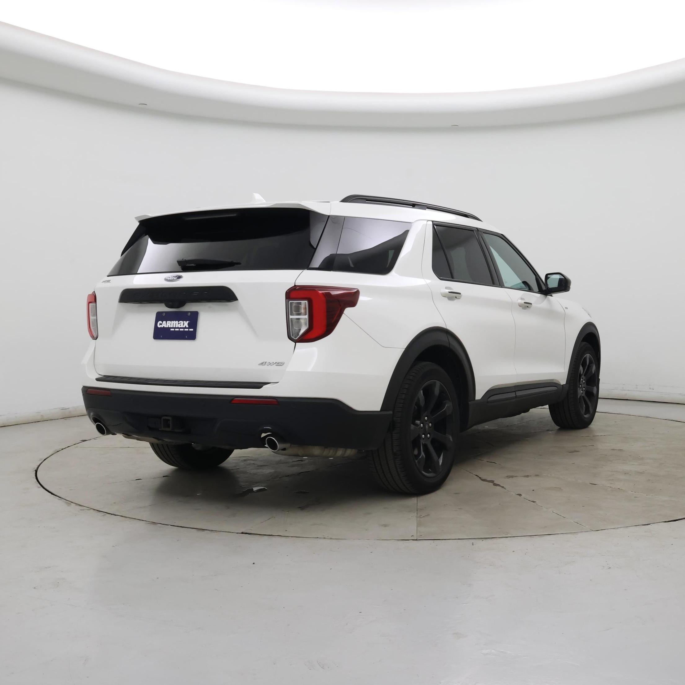 Thumbnail: 2022 Ford Explorer - 8