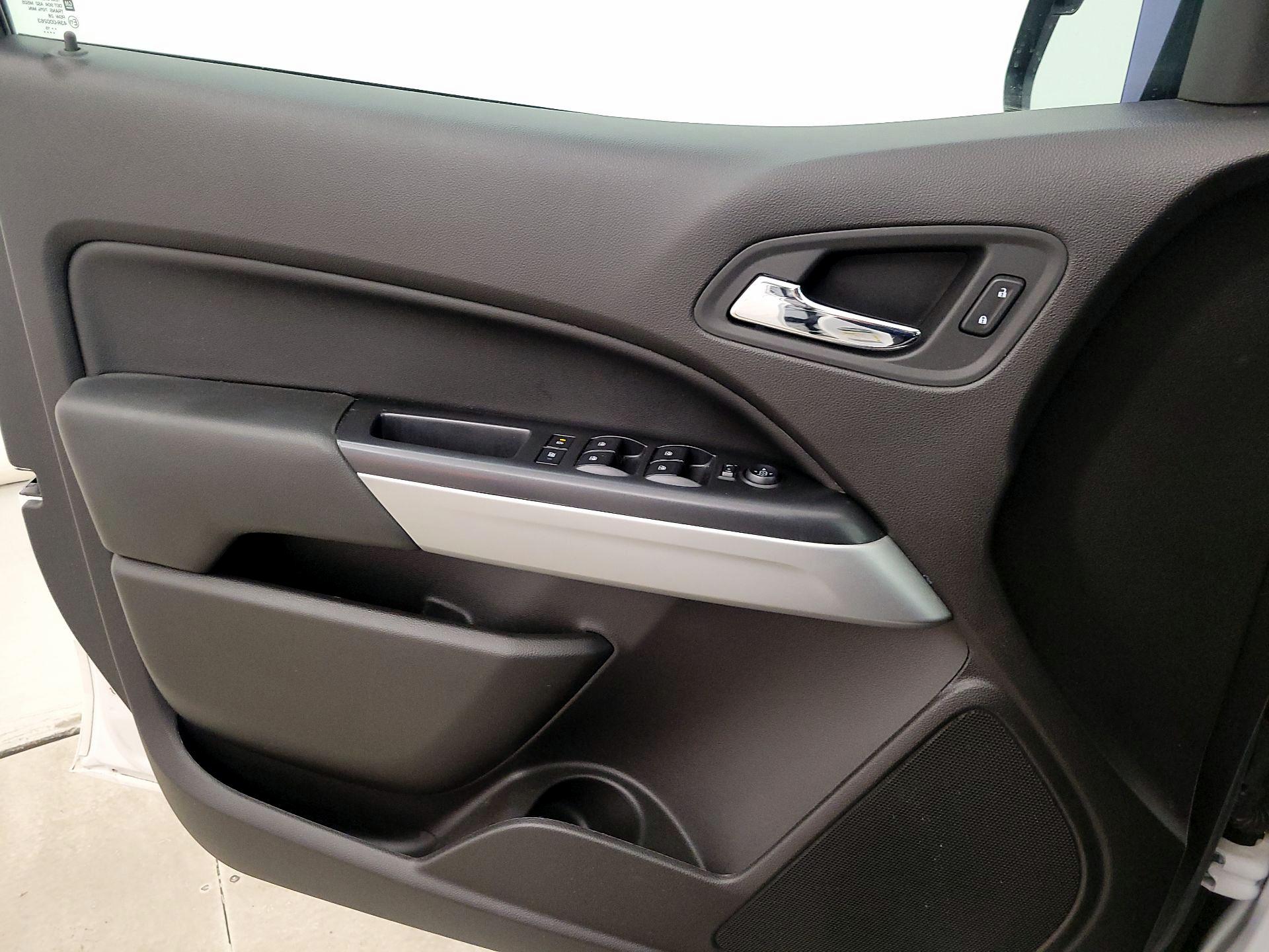 Thumbnail: 2015 Chevrolet Colorado - 12
