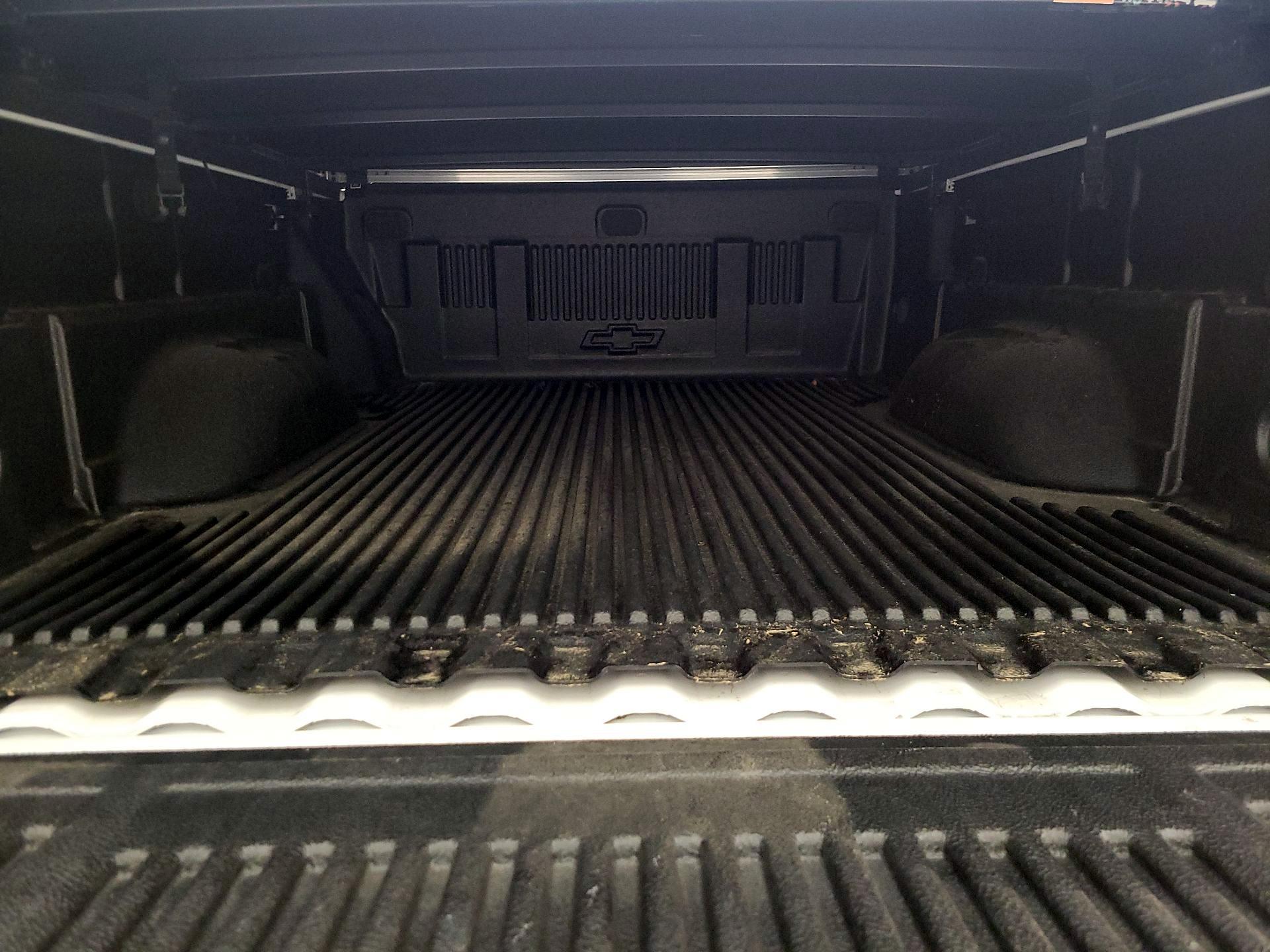 Thumbnail: 2015 Chevrolet Colorado - 19