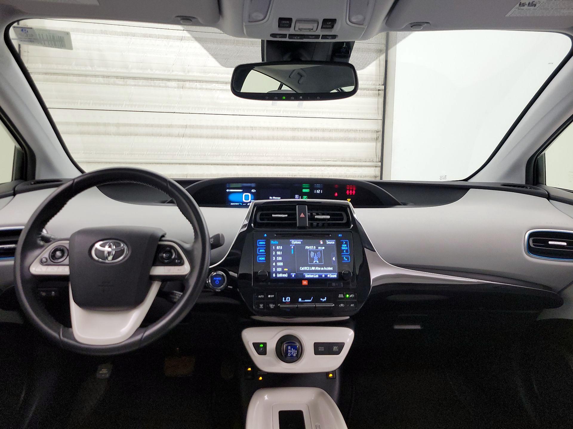 Thumbnail: 2017 Toyota Prius - 9