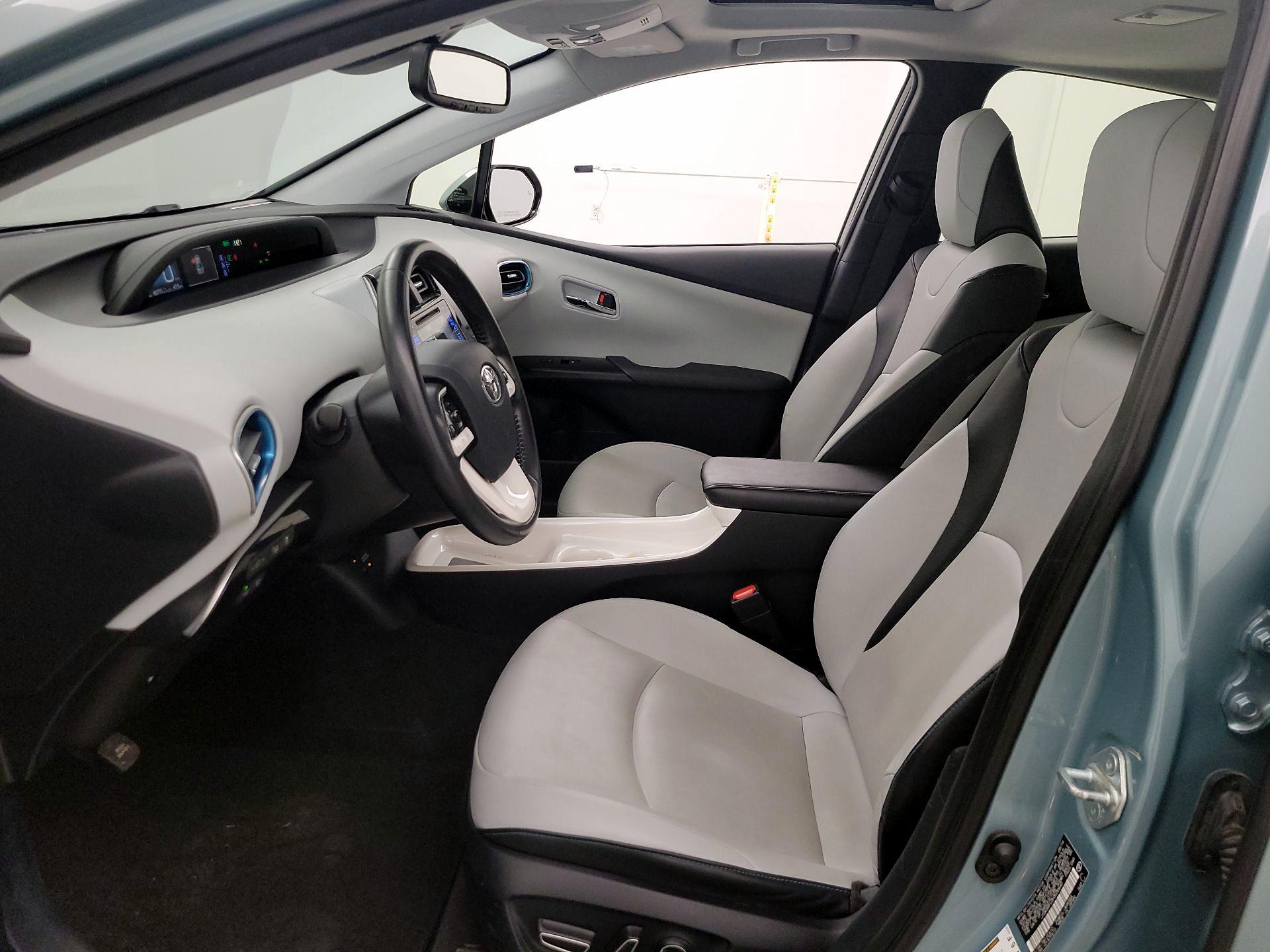 Thumbnail: 2017 Toyota Prius - 11