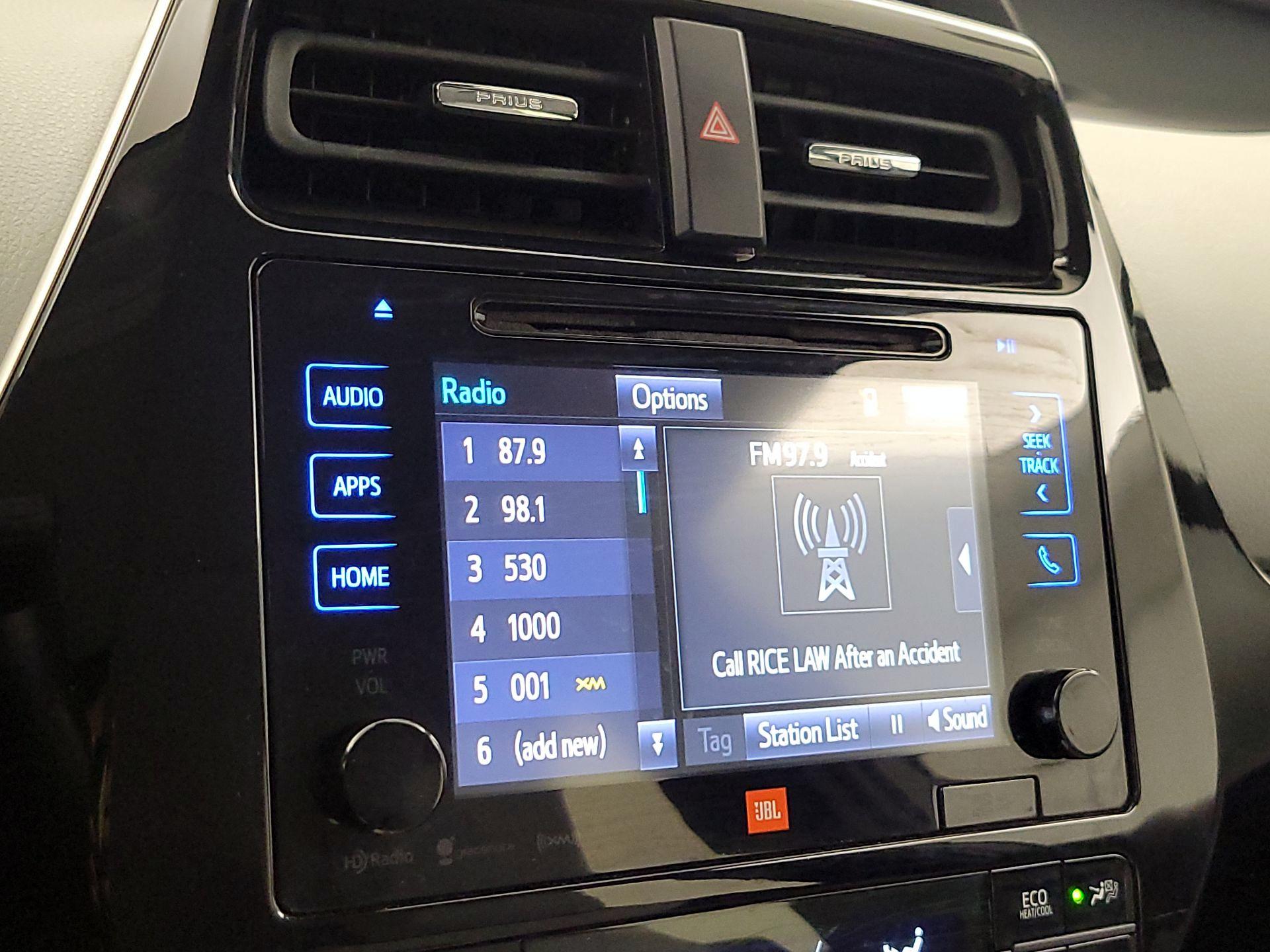 Thumbnail: 2017 Toyota Prius - 15