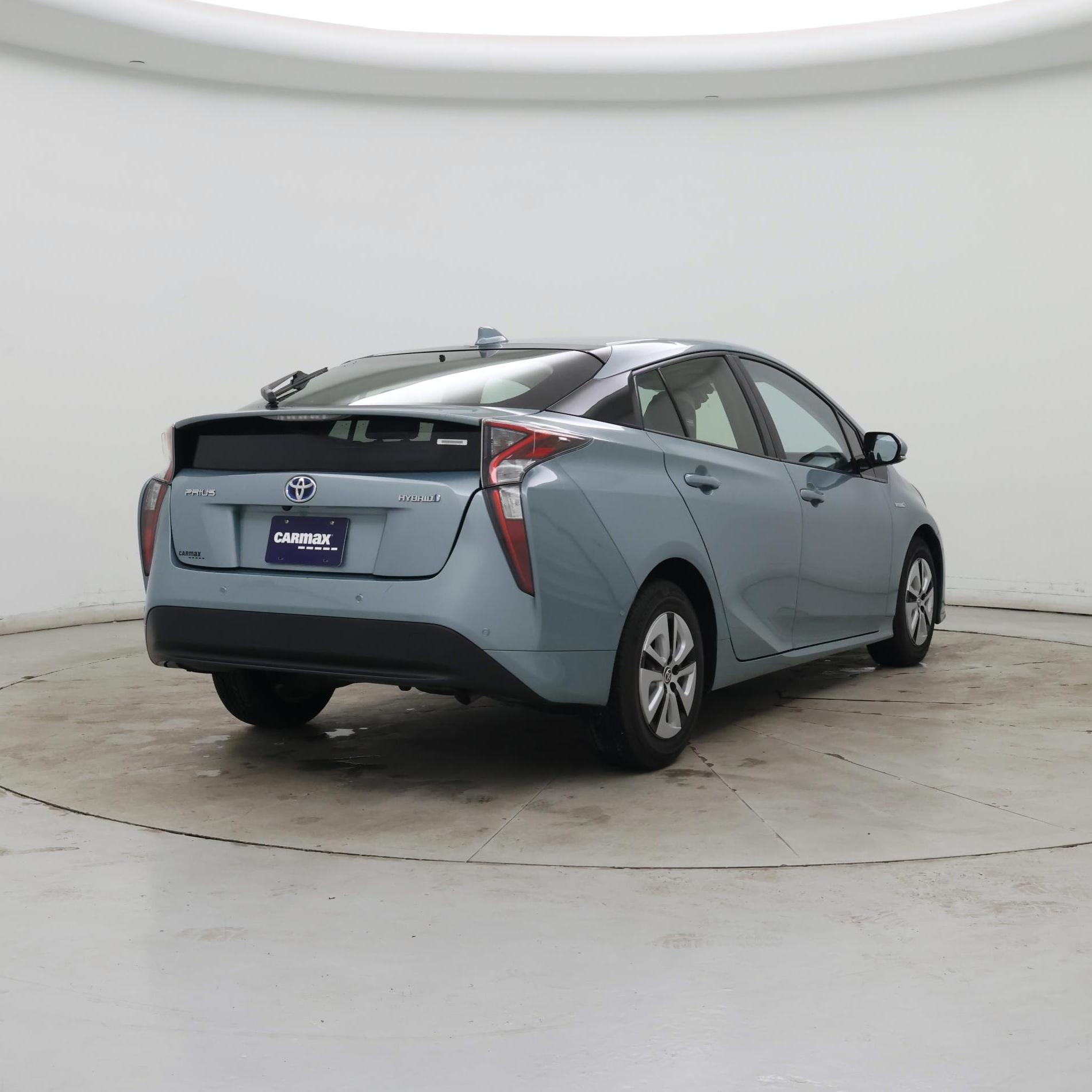 Thumbnail: 2017 Toyota Prius - 8