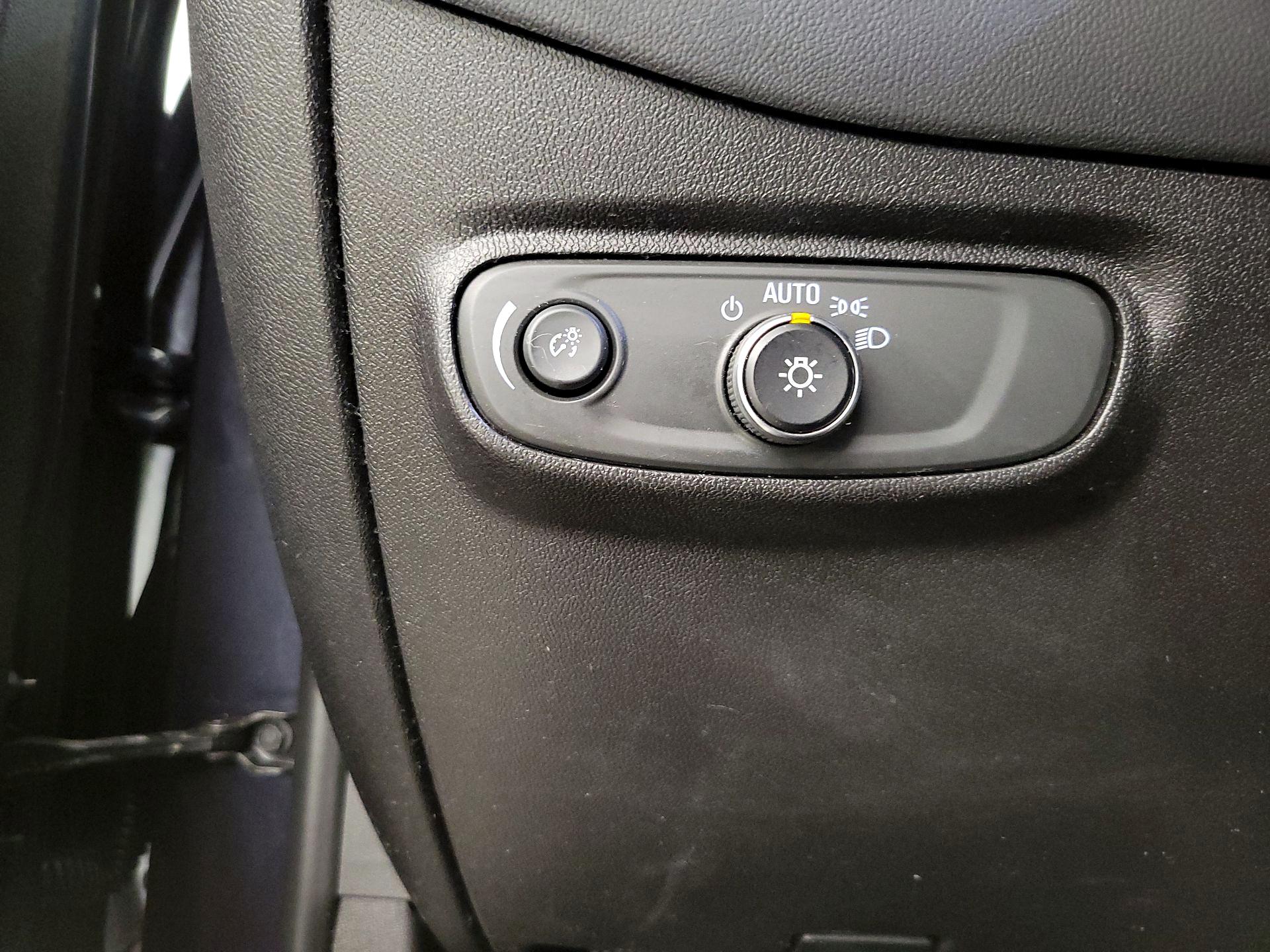 Thumbnail: 2018 Chevrolet Equinox - 13