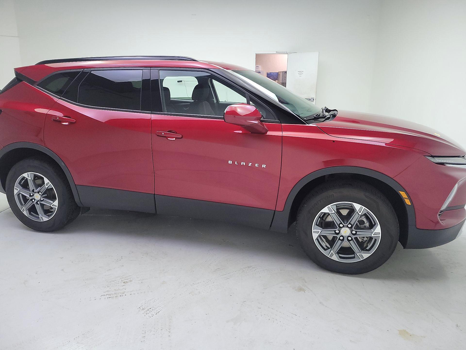 Thumbnail: 2023 Chevrolet Blazer - 4