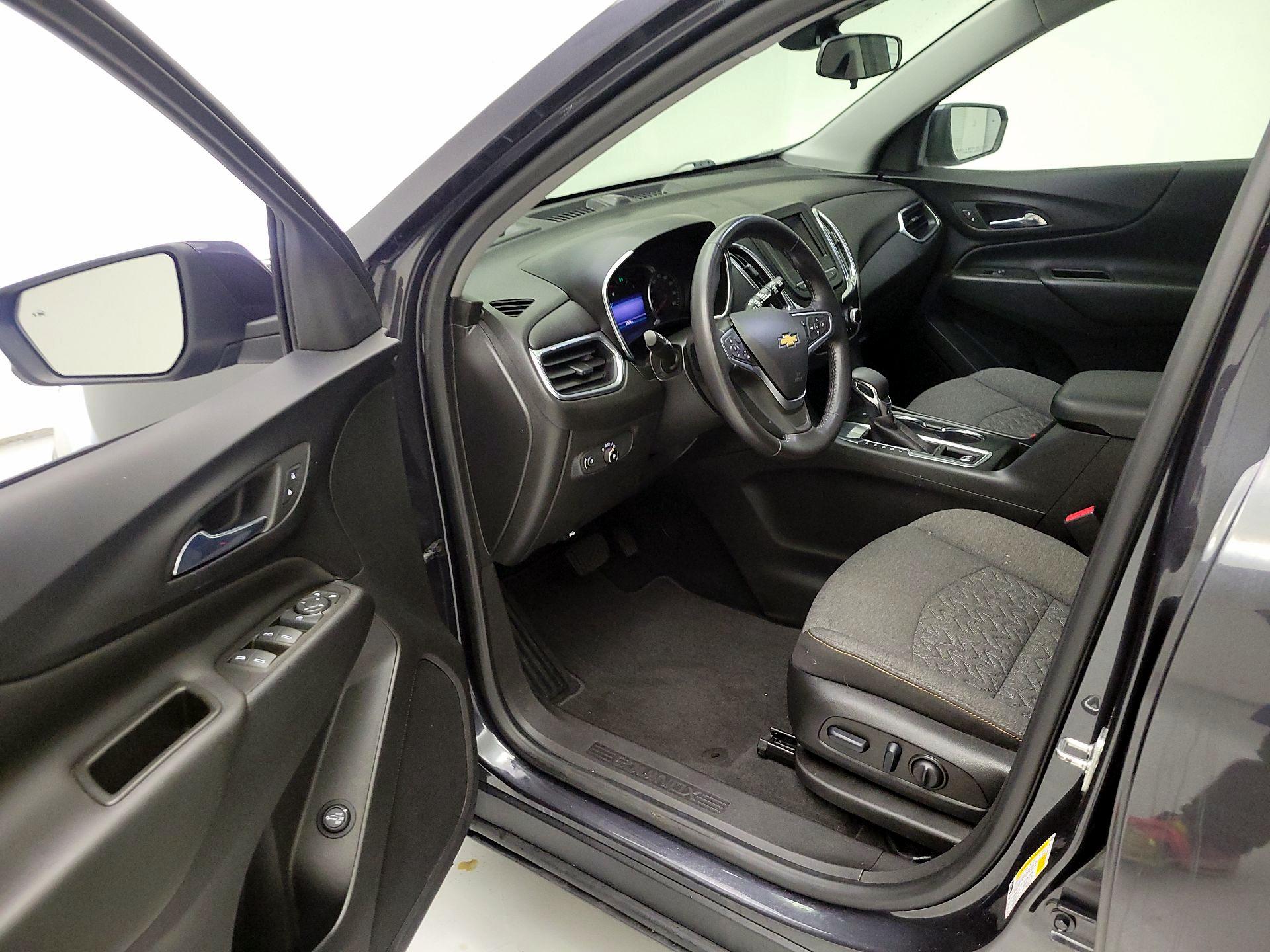 Thumbnail: 2022 Chevrolet Equinox - 9