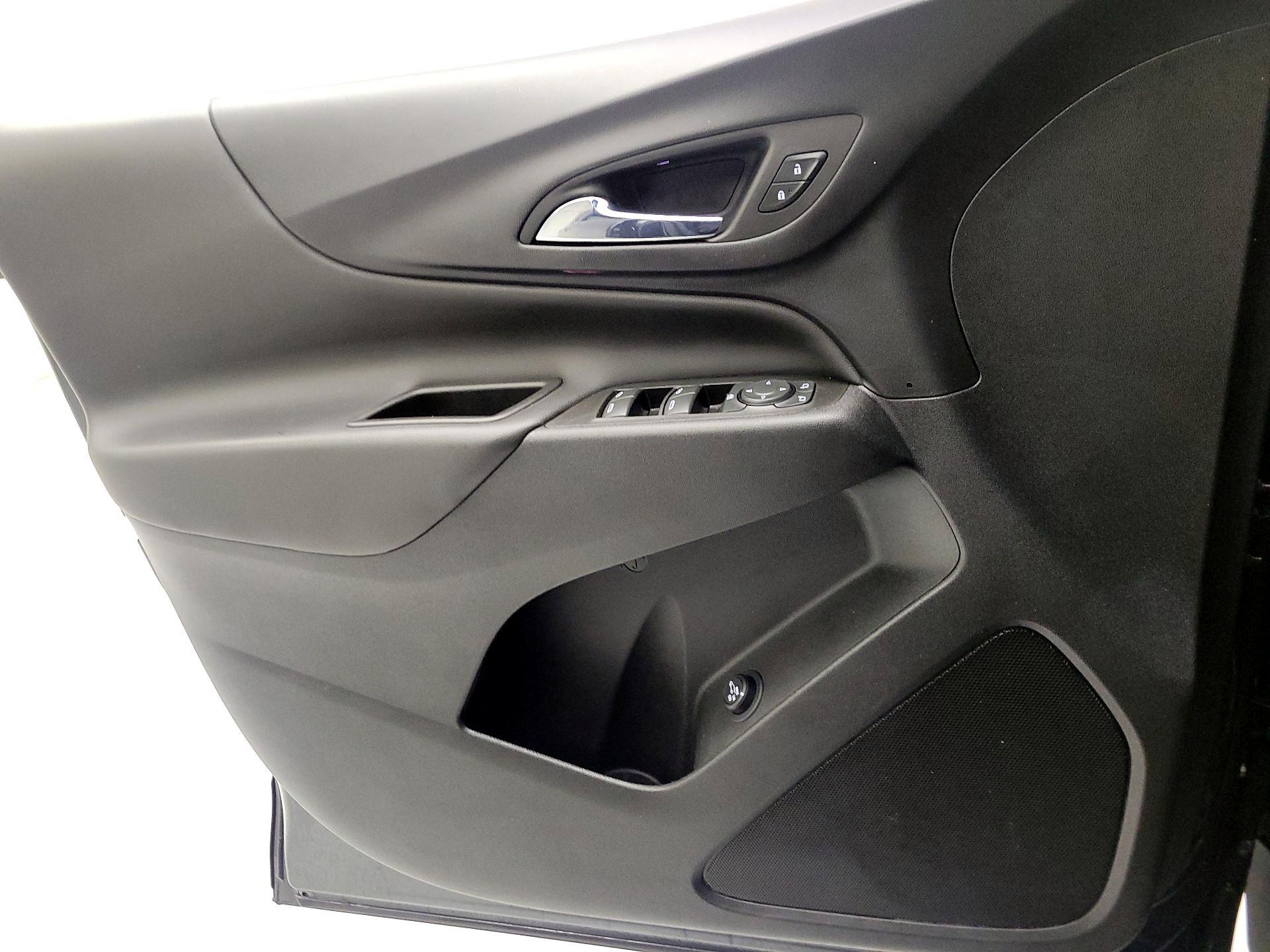 Thumbnail: 2022 Chevrolet Equinox - 10