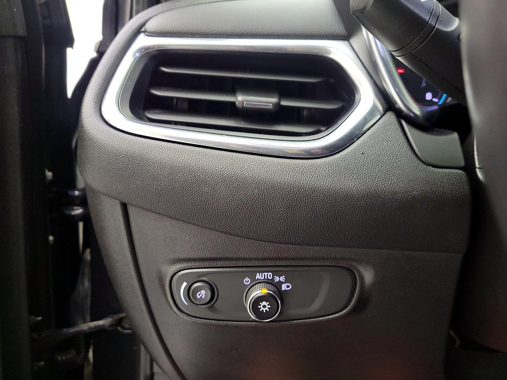 Thumbnail: 2022 Chevrolet Equinox - 11