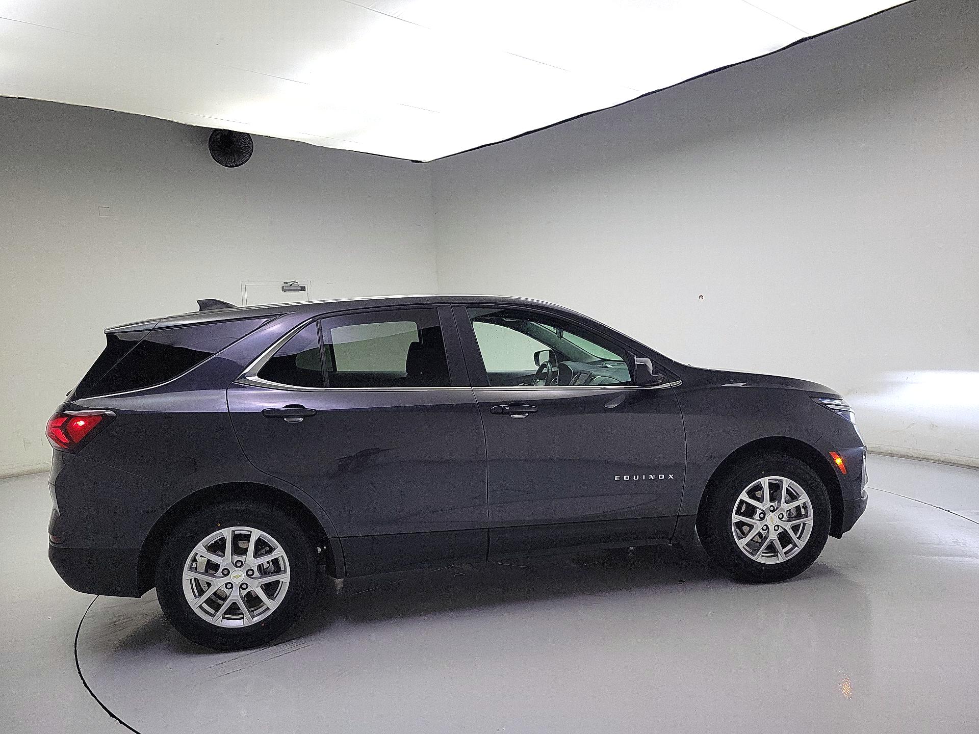 Thumbnail: 2022 Chevrolet Equinox - 4