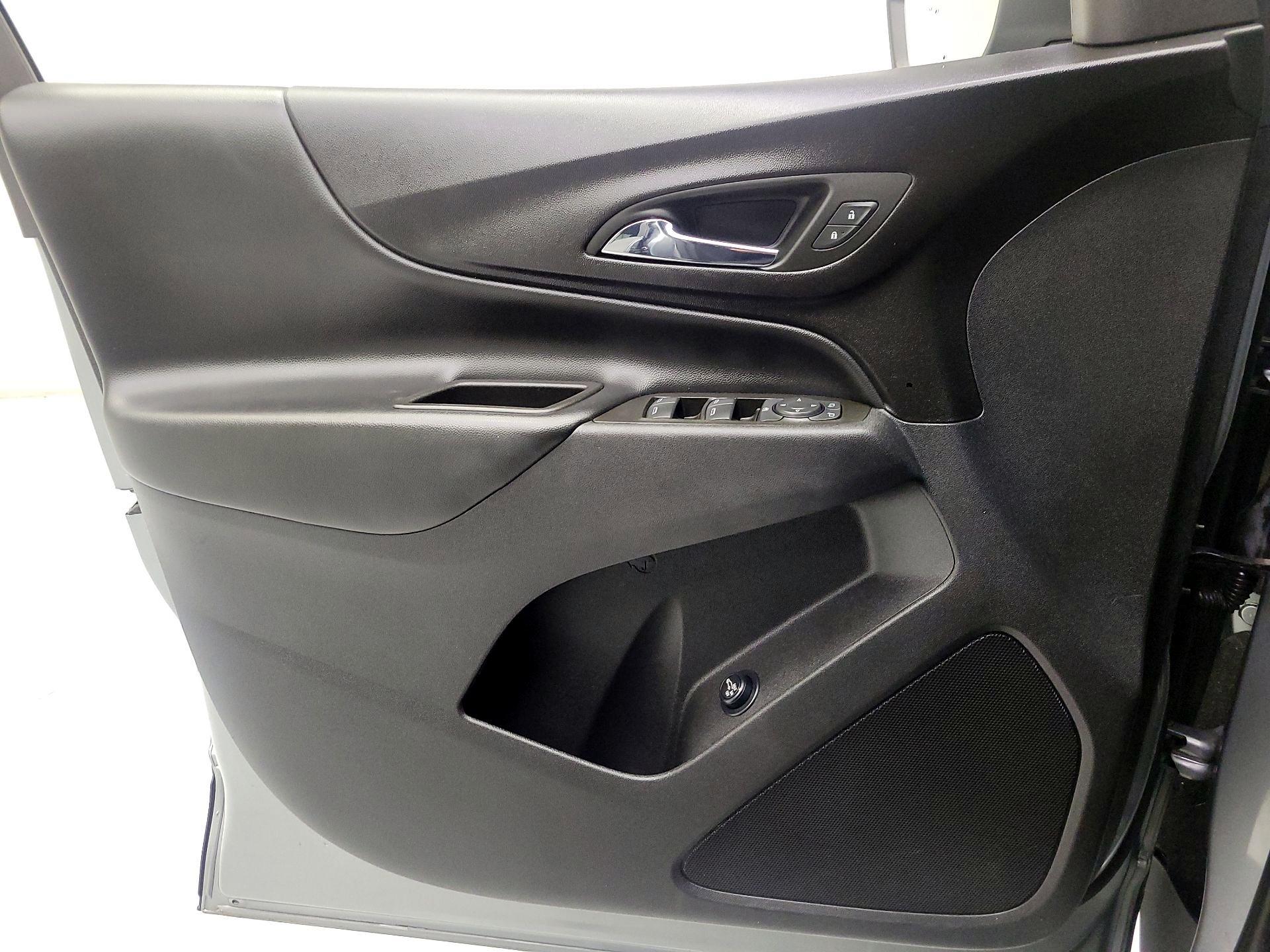 Thumbnail: 2023 Chevrolet Equinox - 10