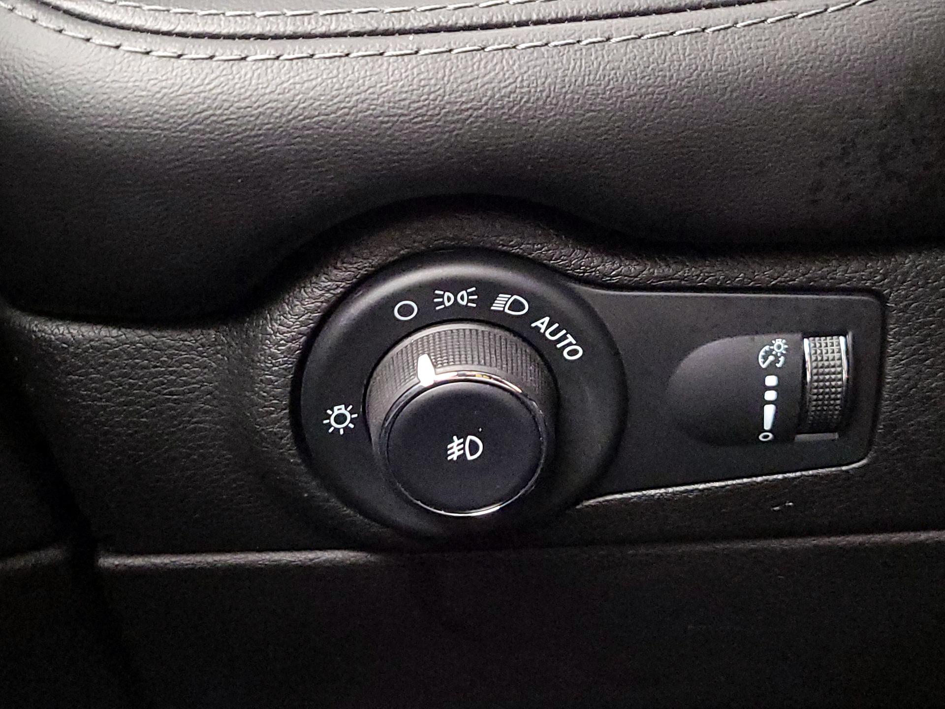 Thumbnail: 2022 Dodge Durango - 13