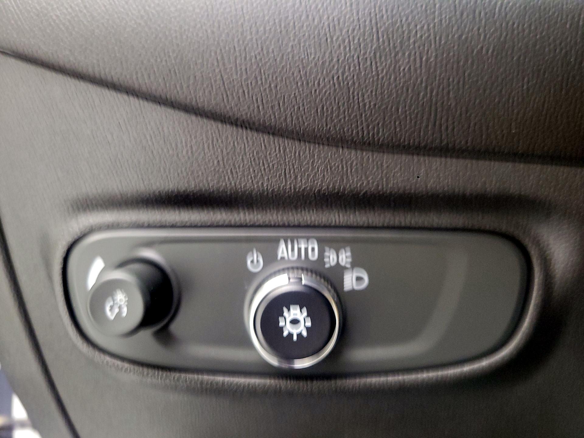 Thumbnail: 2022 Chevrolet Equinox - 11