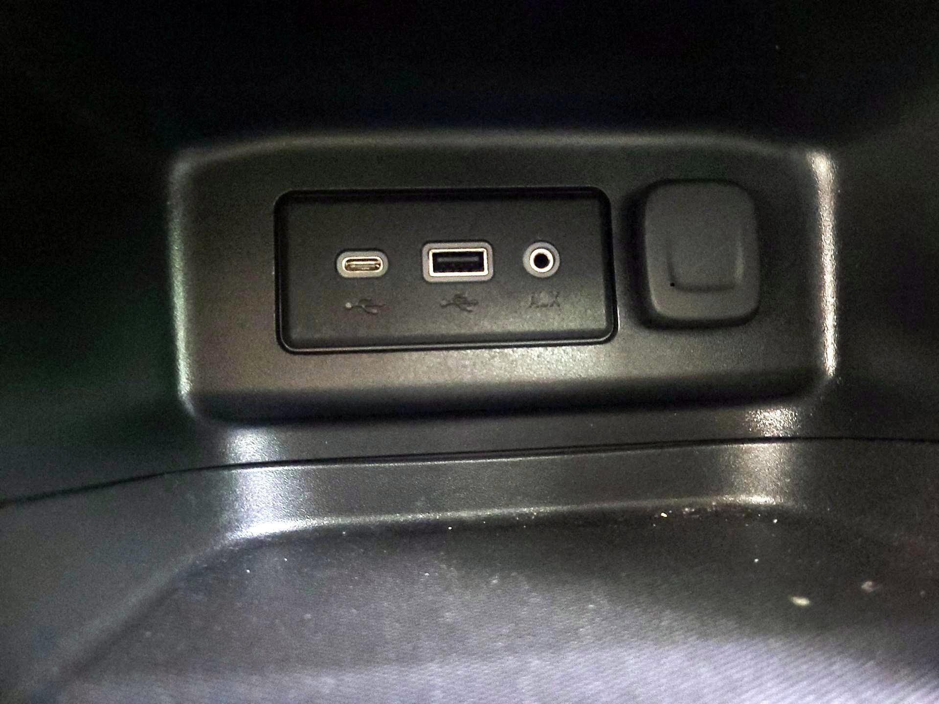 Thumbnail: 2022 Chevrolet Equinox - 16