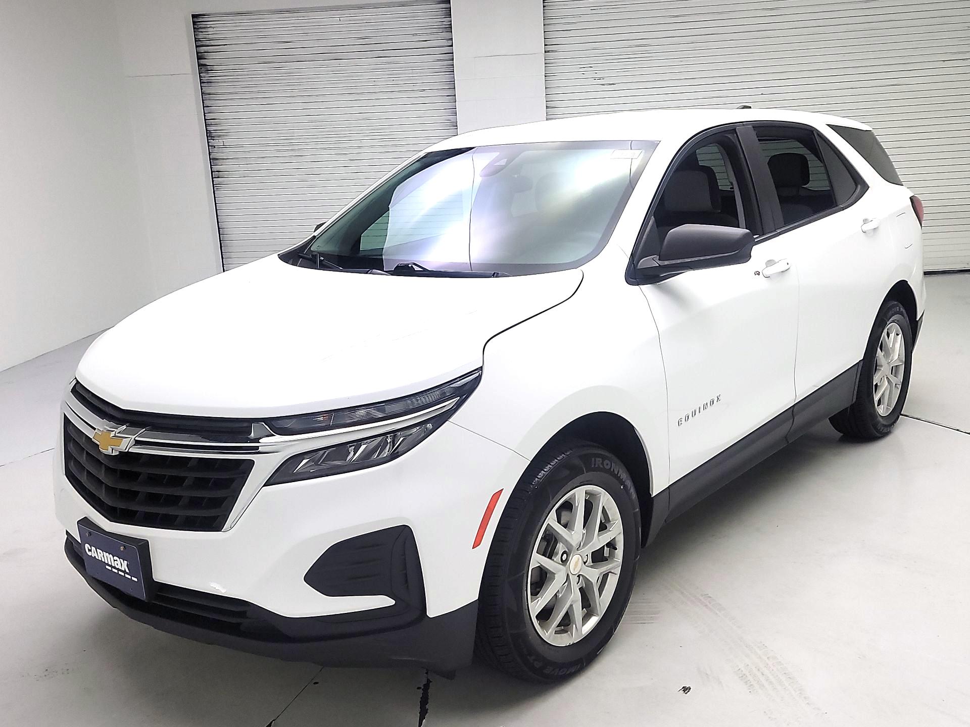 Thumbnail: 2022 Chevrolet Equinox - 3