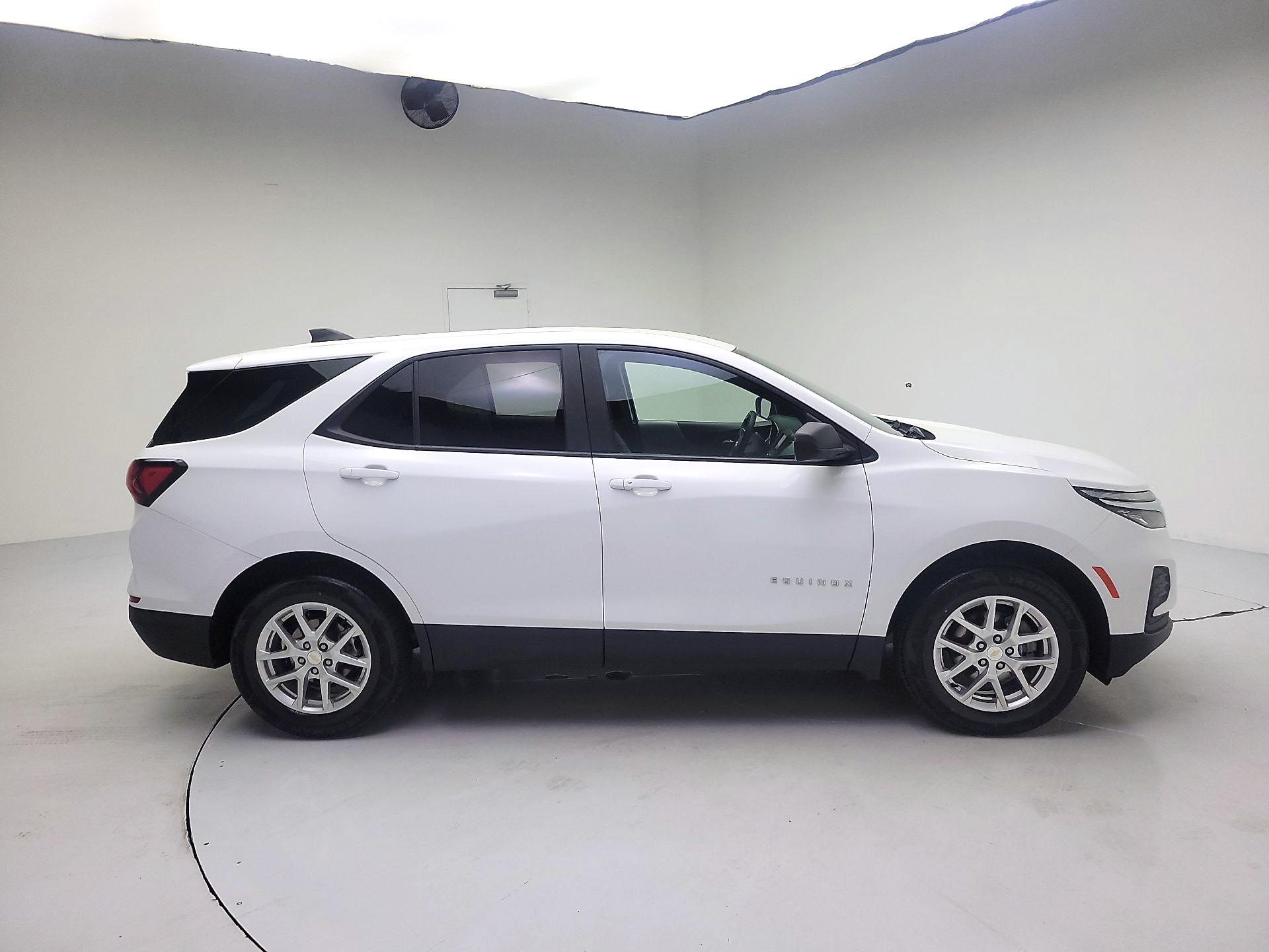 Thumbnail: 2022 Chevrolet Equinox - 4