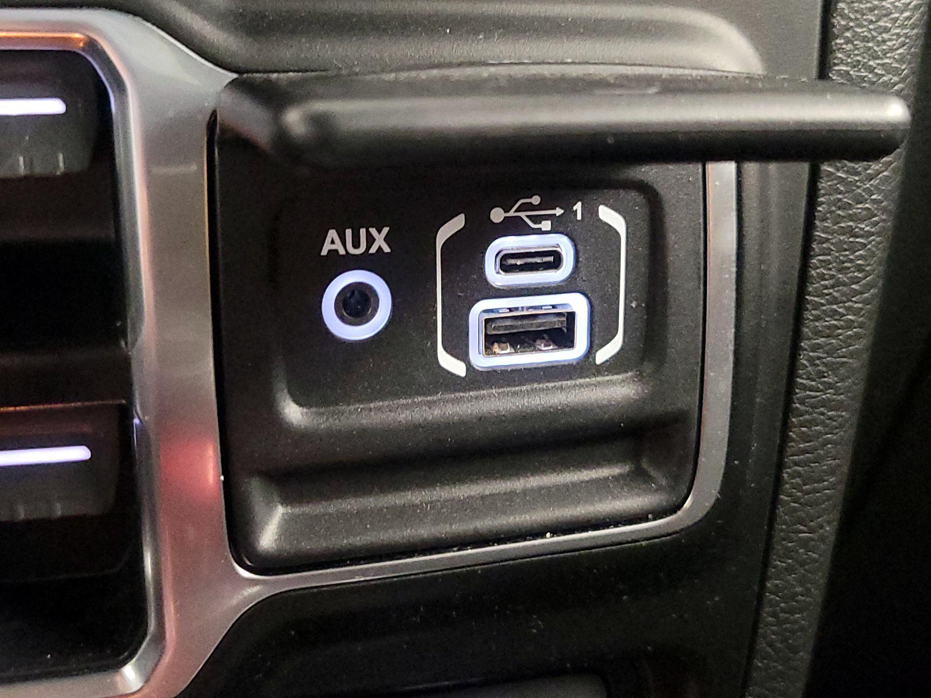 Thumbnail: 2023 Jeep Wrangler - 19