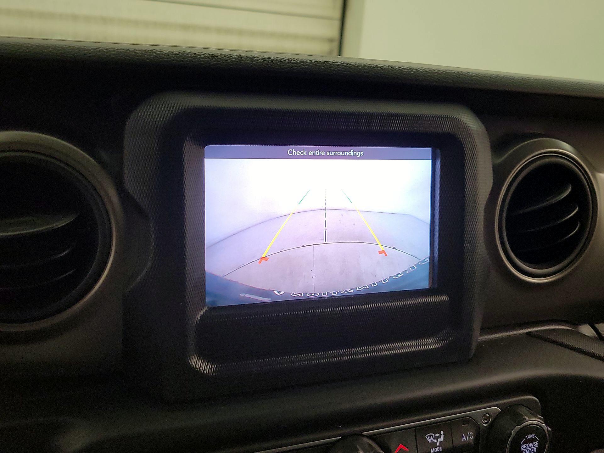 Thumbnail: 2022 Jeep Wrangler - 14