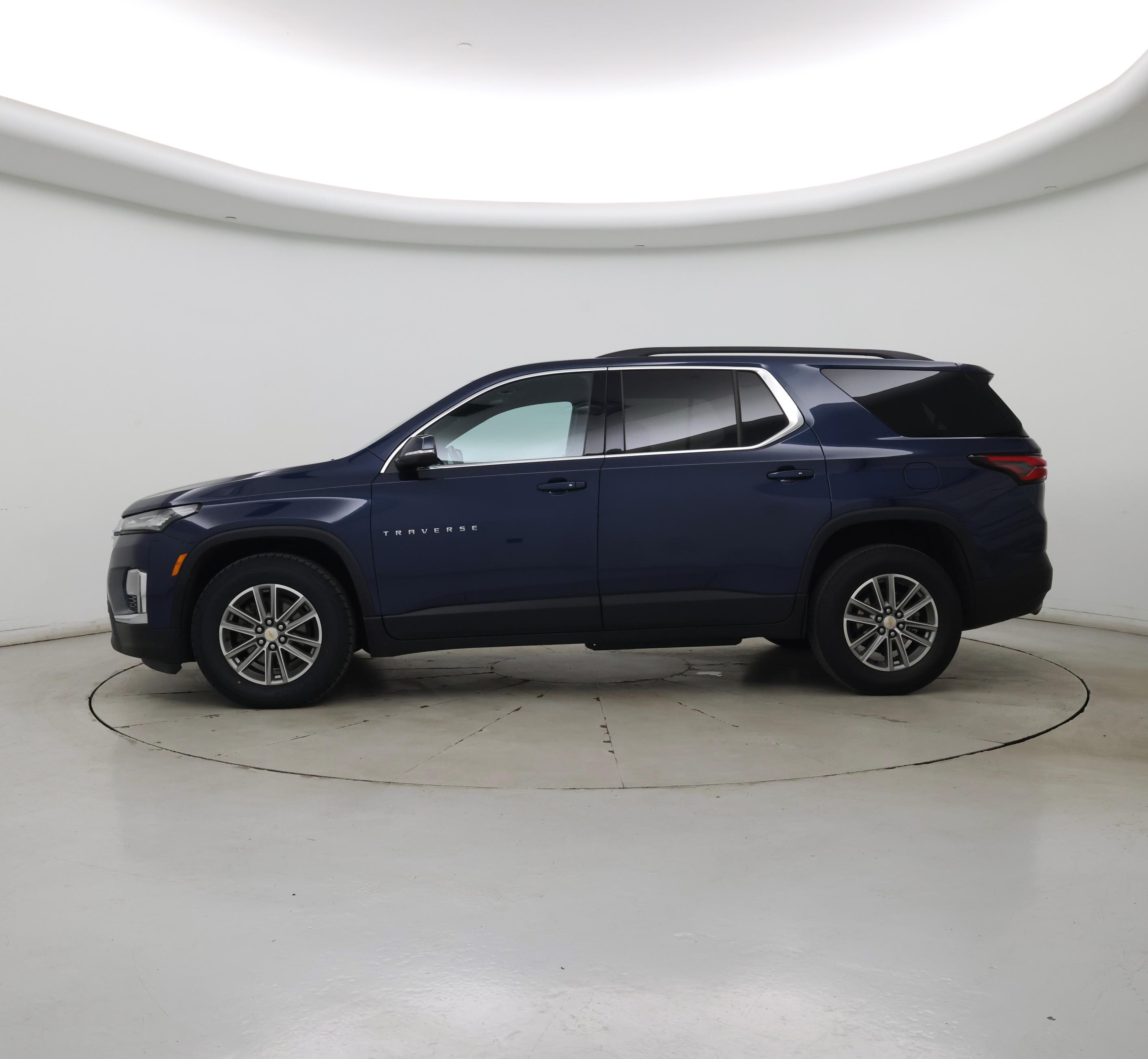 Thumbnail: 2023 Chevrolet Traverse - 3