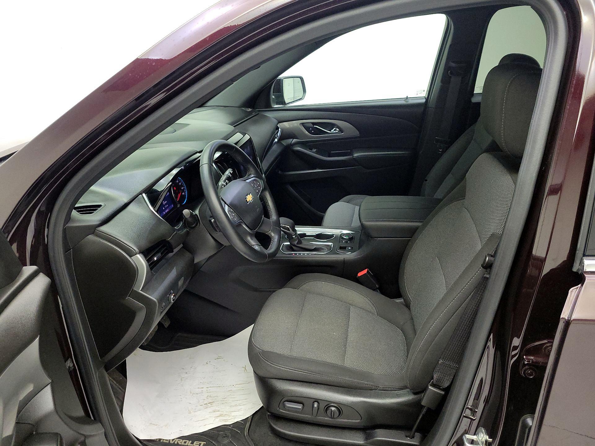 Thumbnail: 2023 Chevrolet Traverse - 9