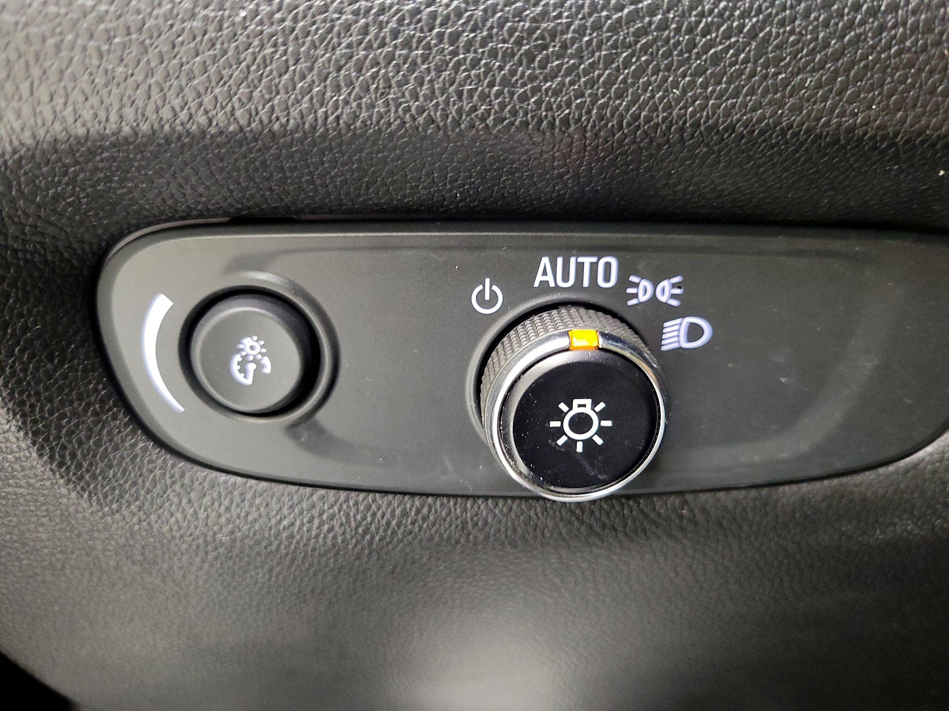 Thumbnail: 2023 Chevrolet Traverse - 11