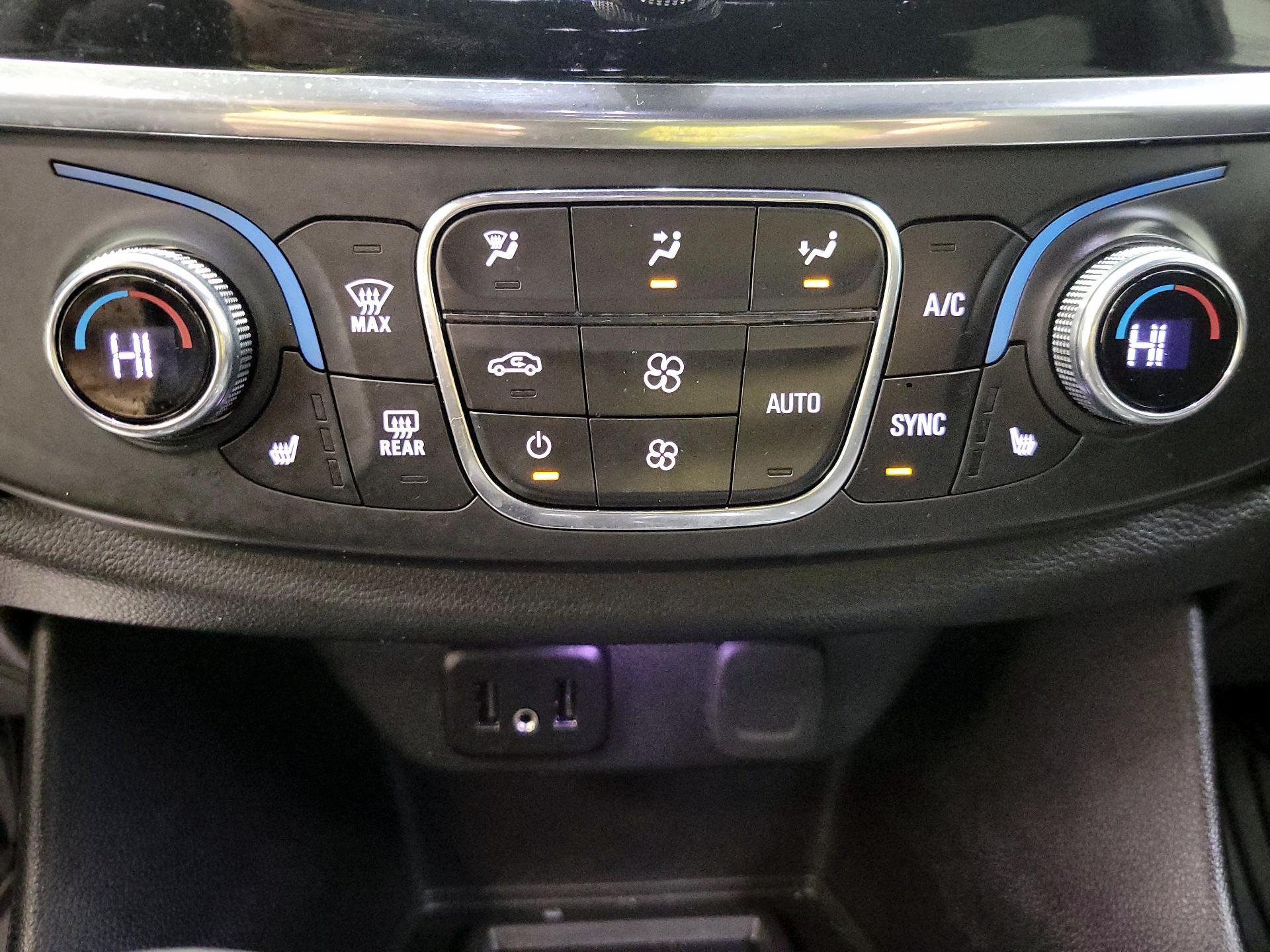 Thumbnail: 2023 Chevrolet Traverse - 14