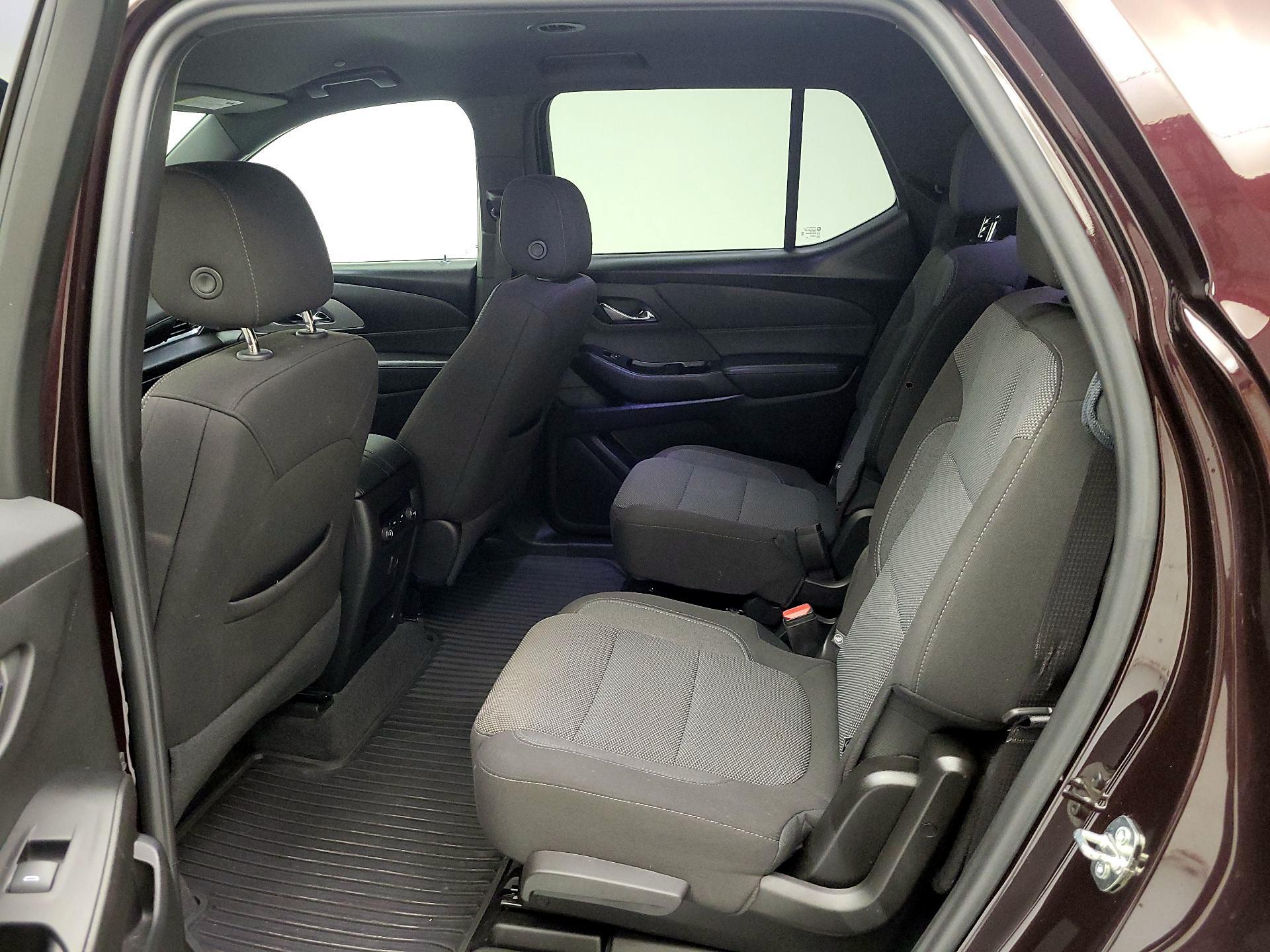 Thumbnail: 2023 Chevrolet Traverse - 17