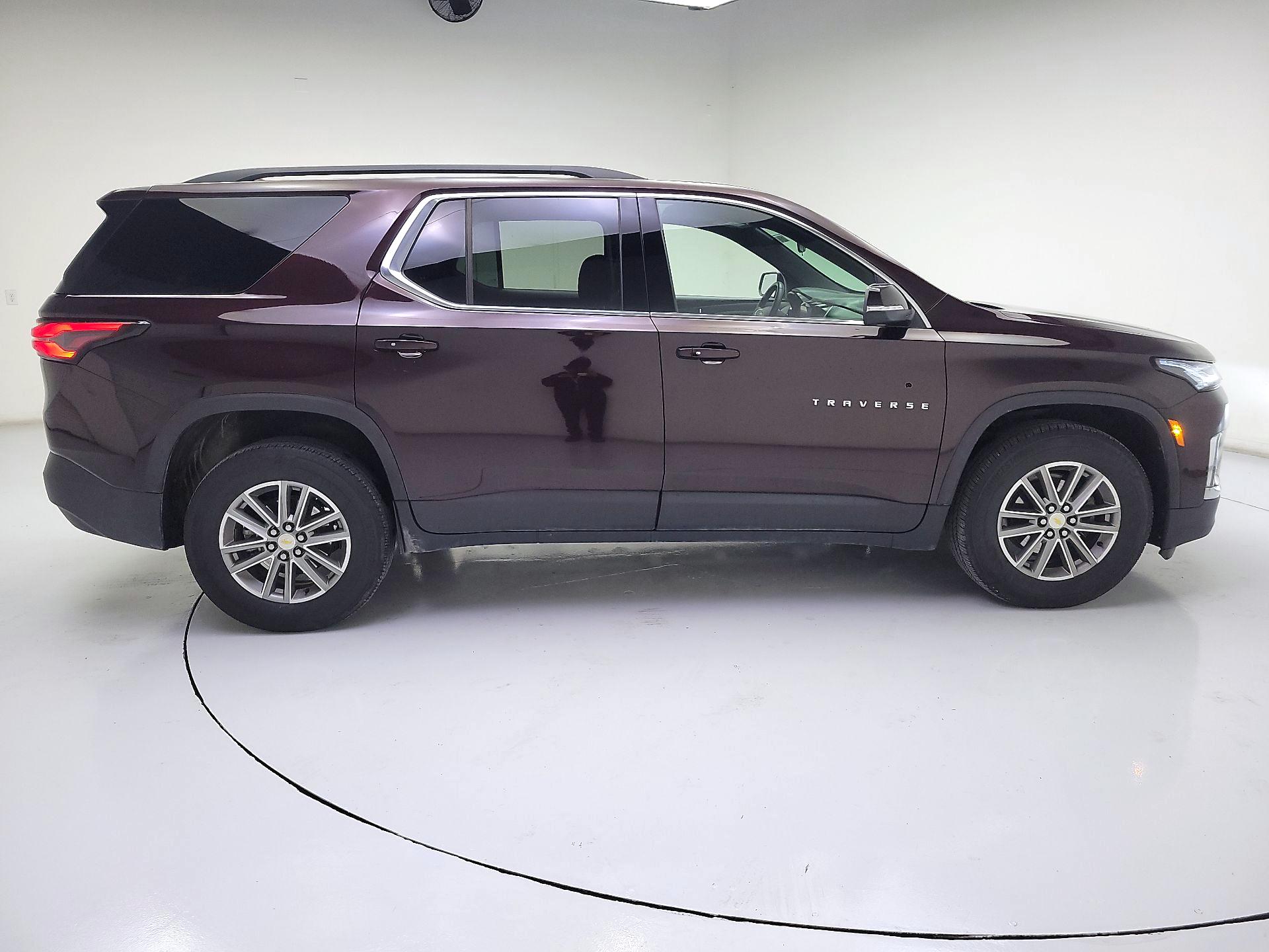 Thumbnail: 2023 Chevrolet Traverse - 4