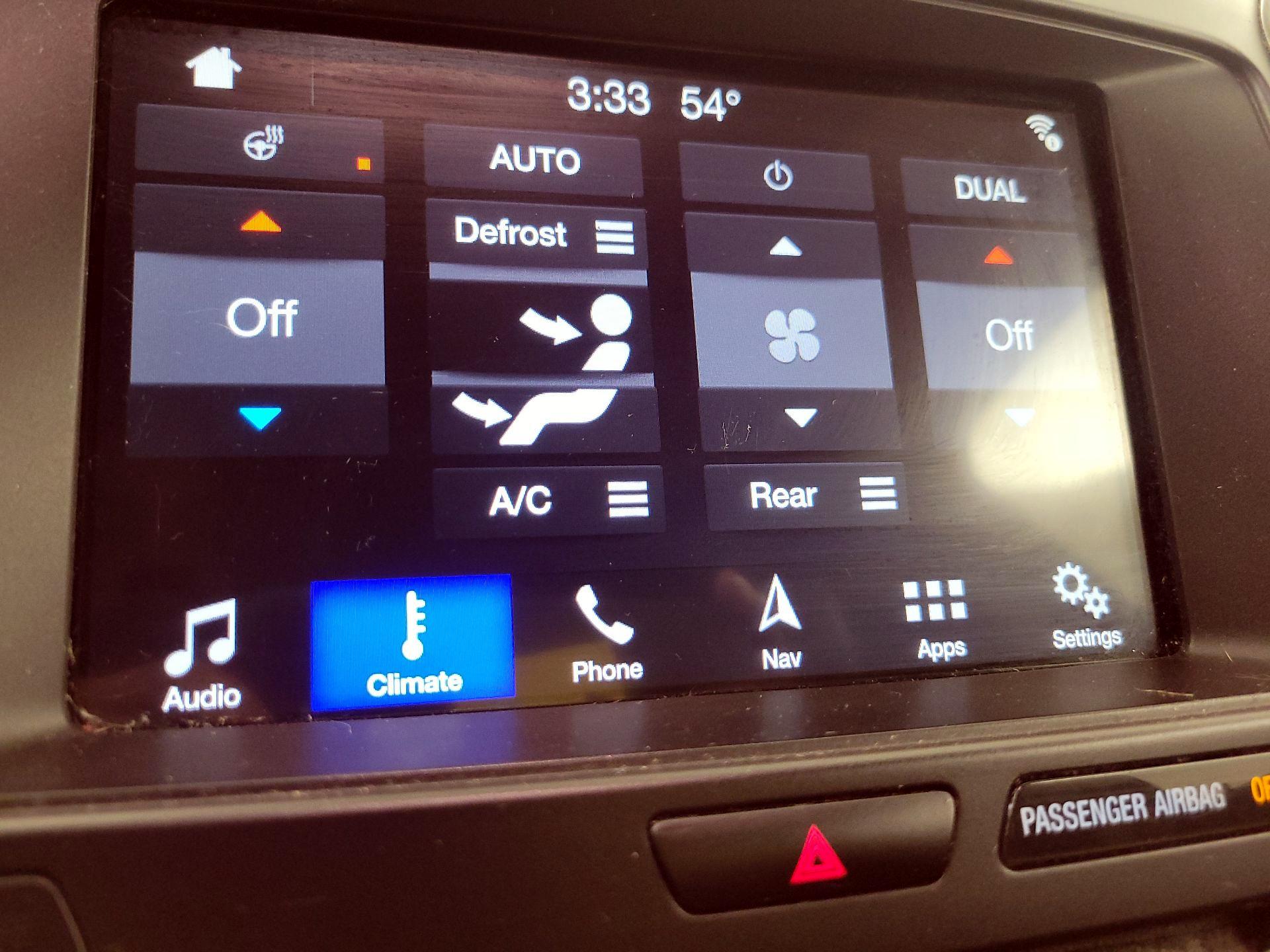 Thumbnail: 2018 Ford Explorer - 17