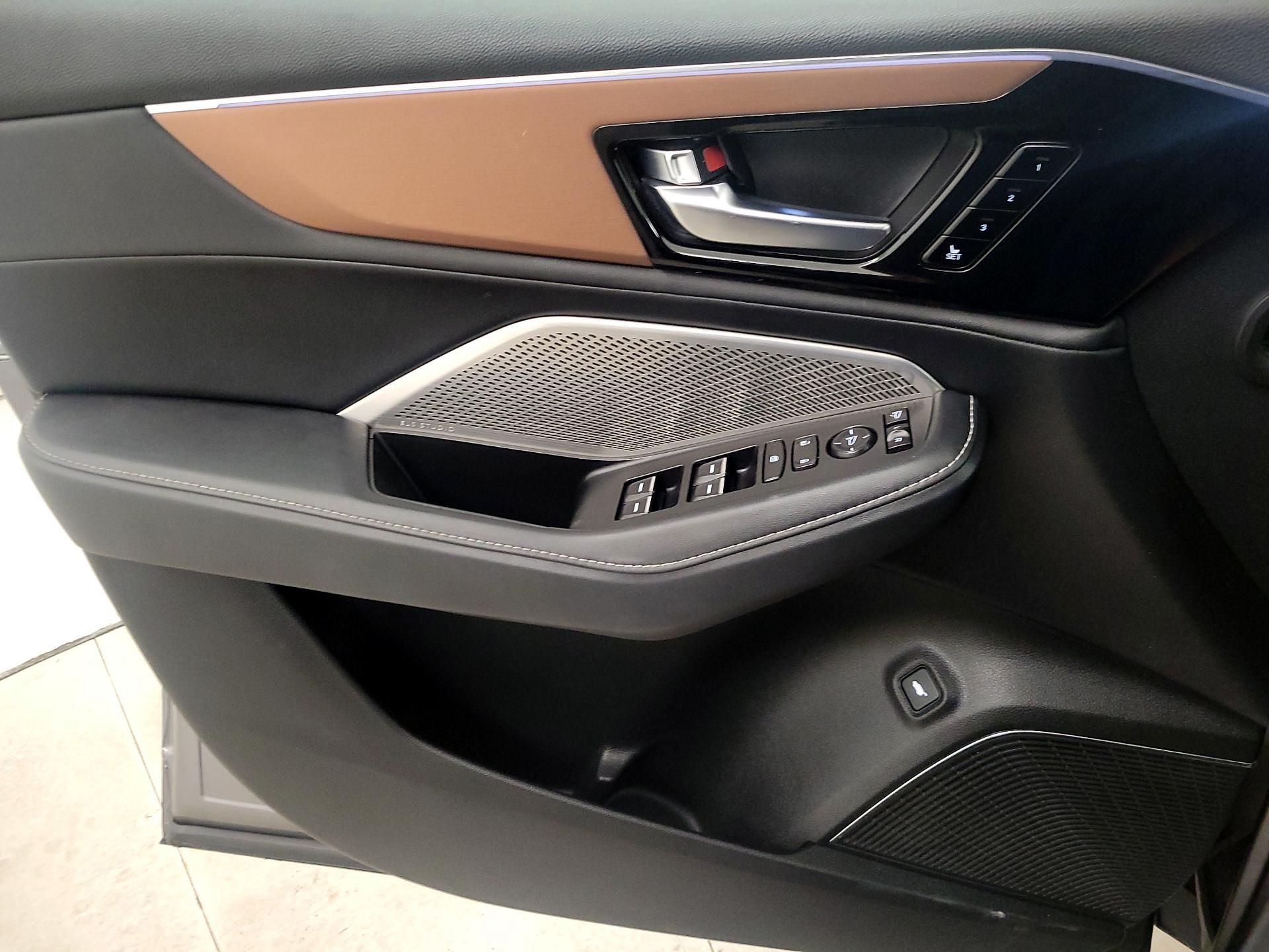 Thumbnail: 2022 Acura MDX - 12