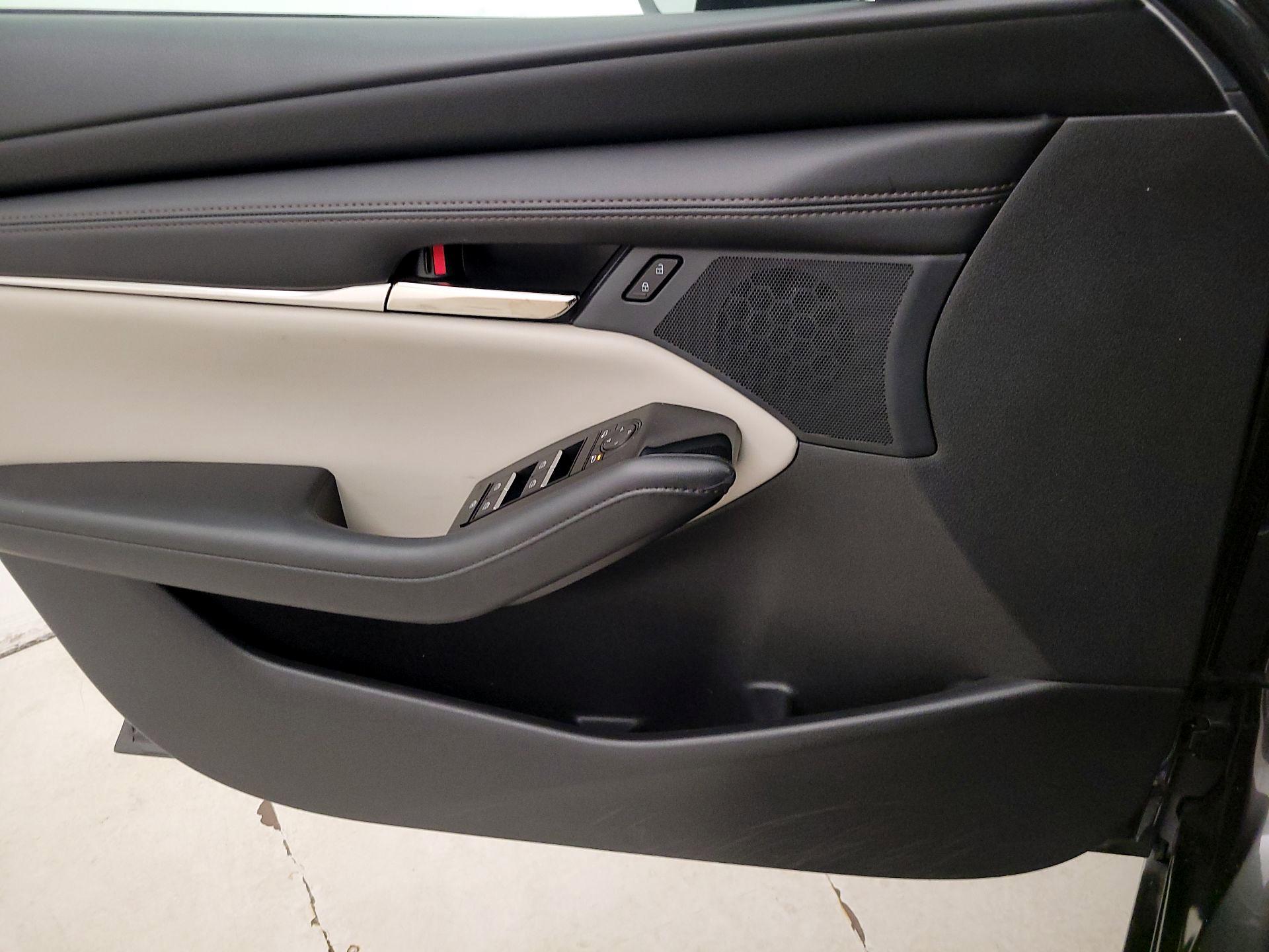 Thumbnail: 2022 Mazda Mazda3 - 12