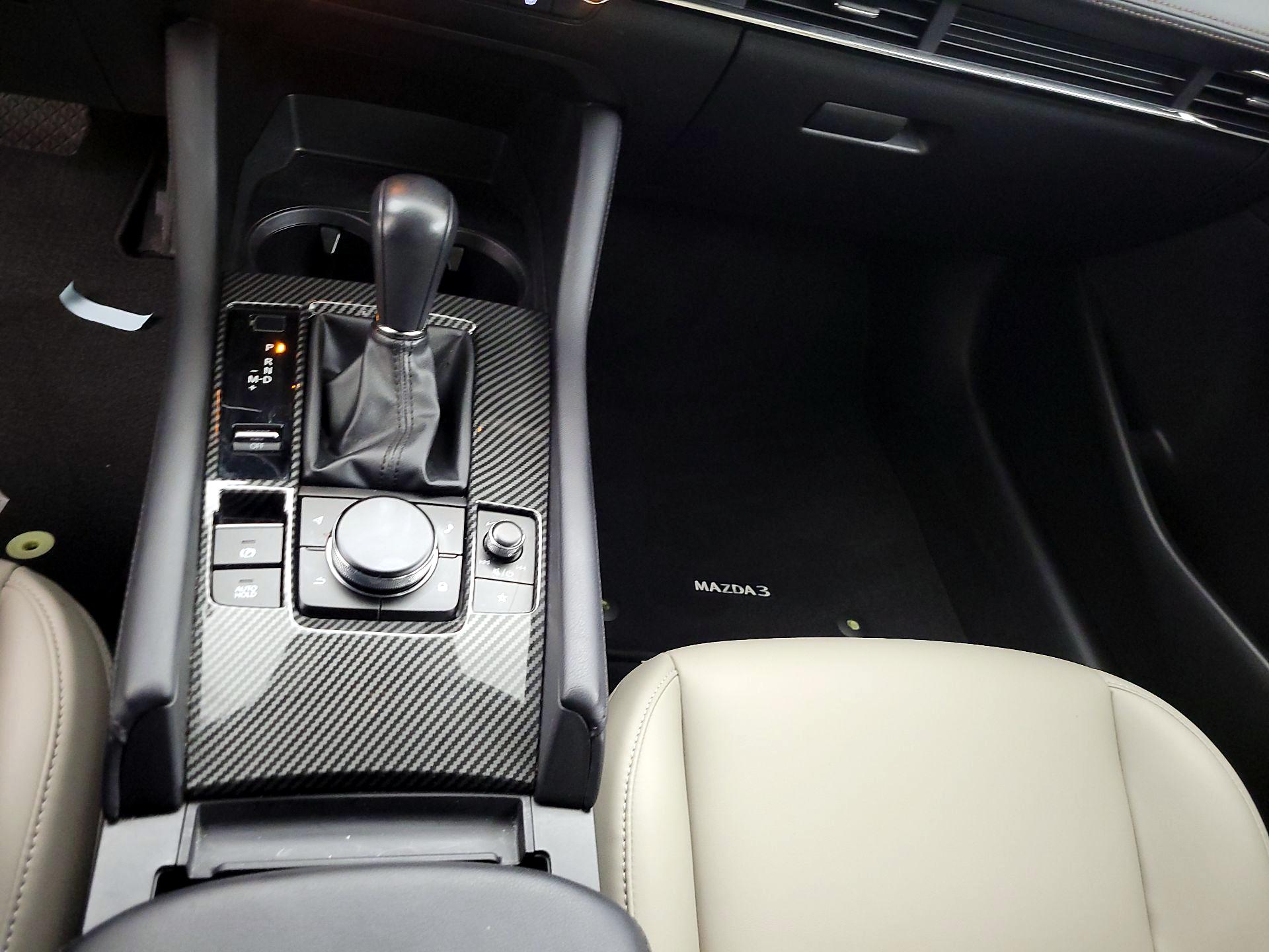 Thumbnail: 2022 Mazda Mazda3 - 17